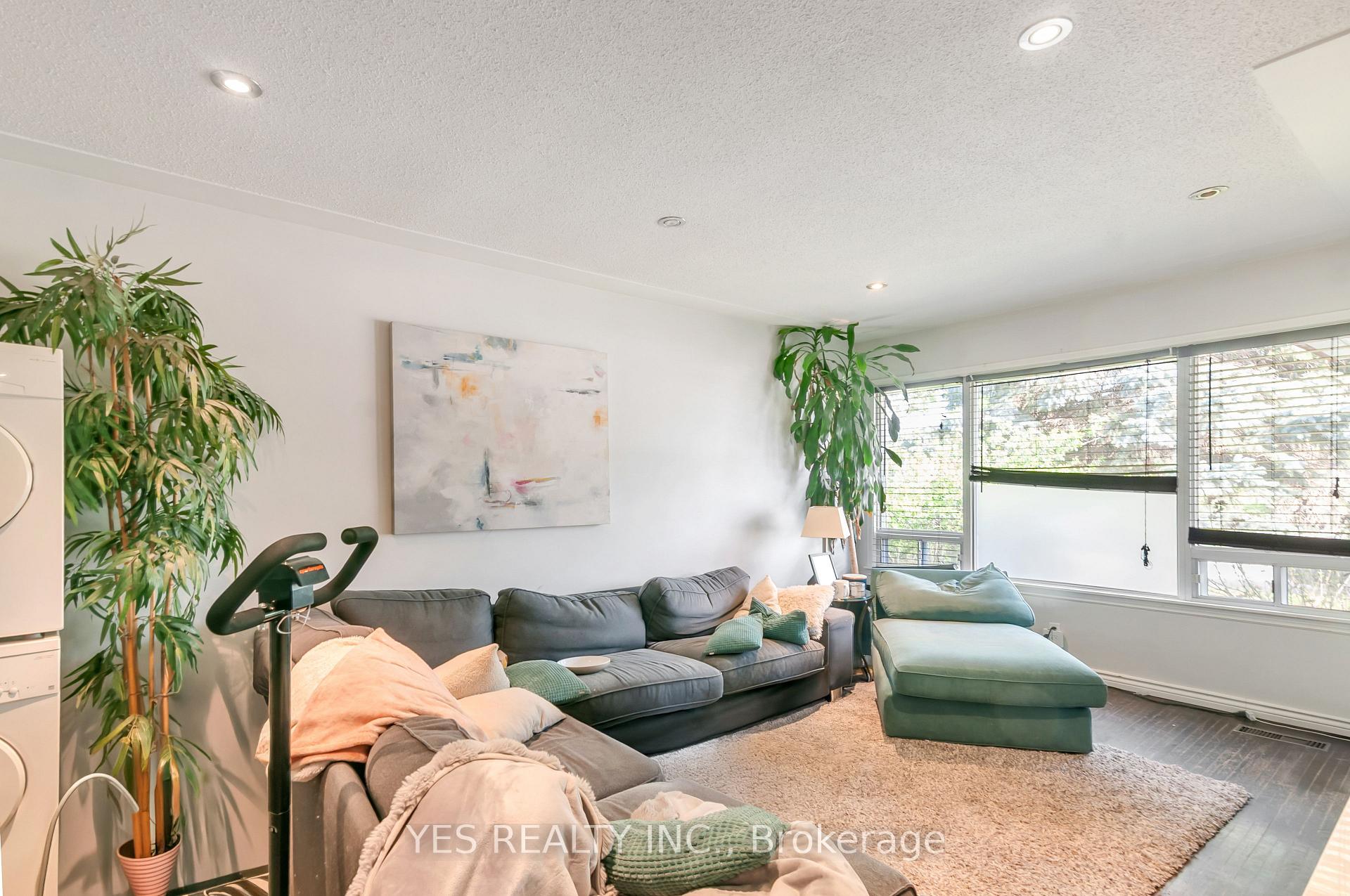 Photo 14 of 176 Kenneth Avenue, Kitchener, Stanley Park — HOMEH
