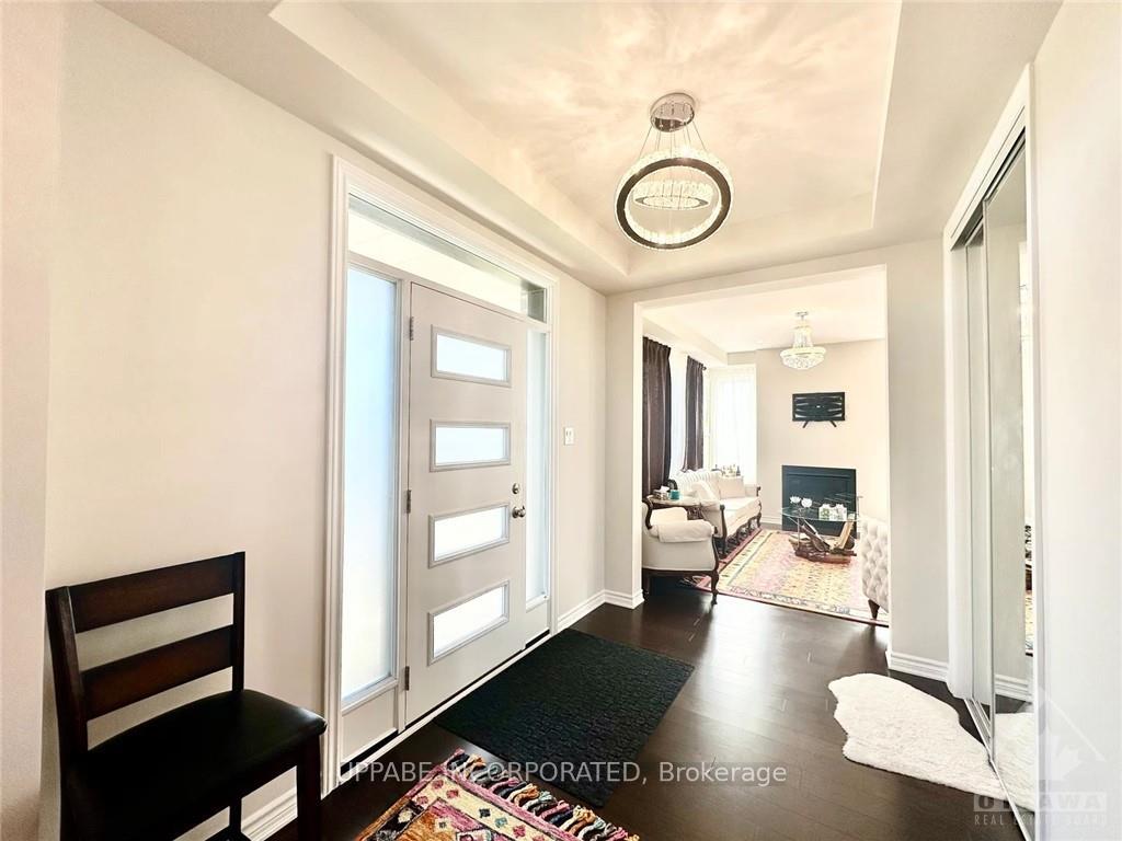 Photo 2 of 700 Brittanic Road, Ottawa, Kanata - Emerald Meadows/Trailwest — HOMEH