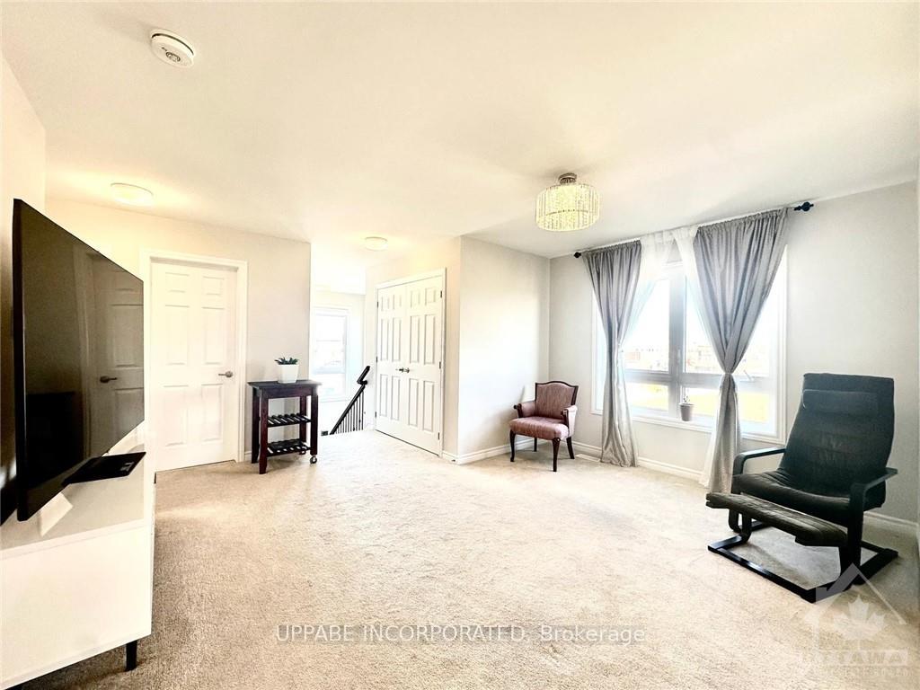 Photo 10 of 700 Brittanic Road, Ottawa, Kanata - Emerald Meadows/Trailwest — HOMEH
