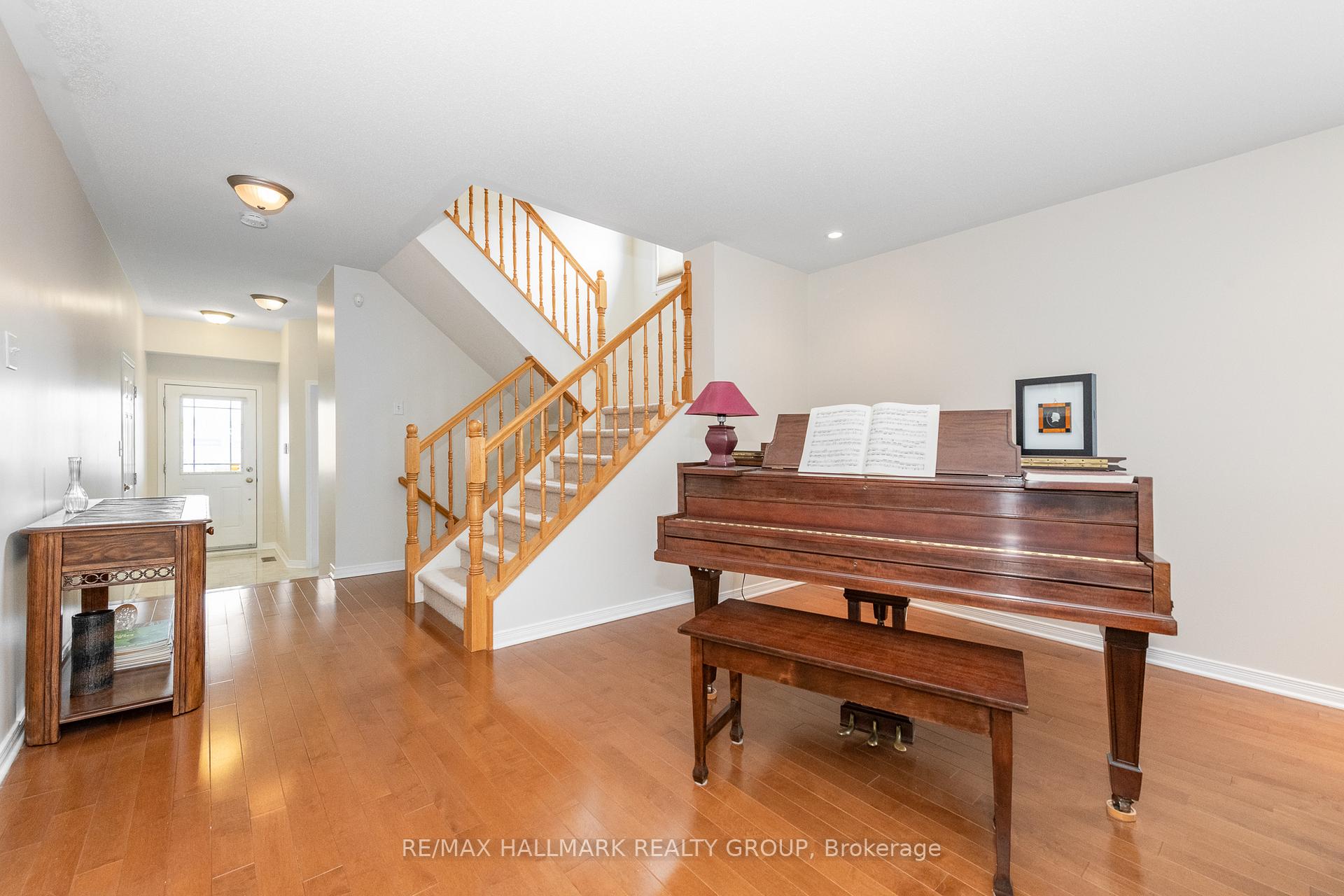 Photo 11 of 356 Breckenridge Crescent, Ottawa, Kanata - Morgan's Grant/South March — HOMEH