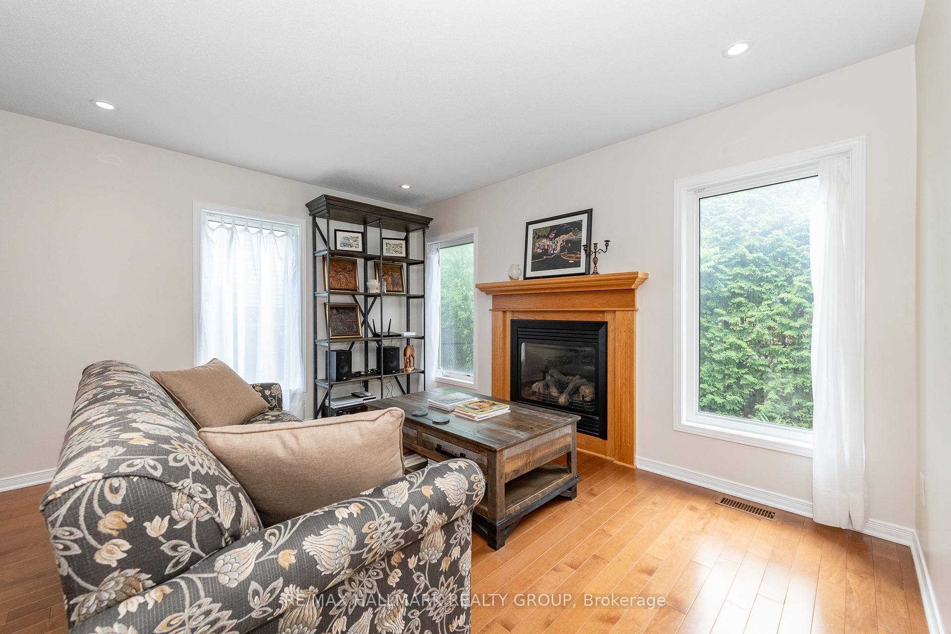 Photo 12 of 356 Breckenridge Crescent, Ottawa, Kanata - Morgan's Grant/South March — HOMEH