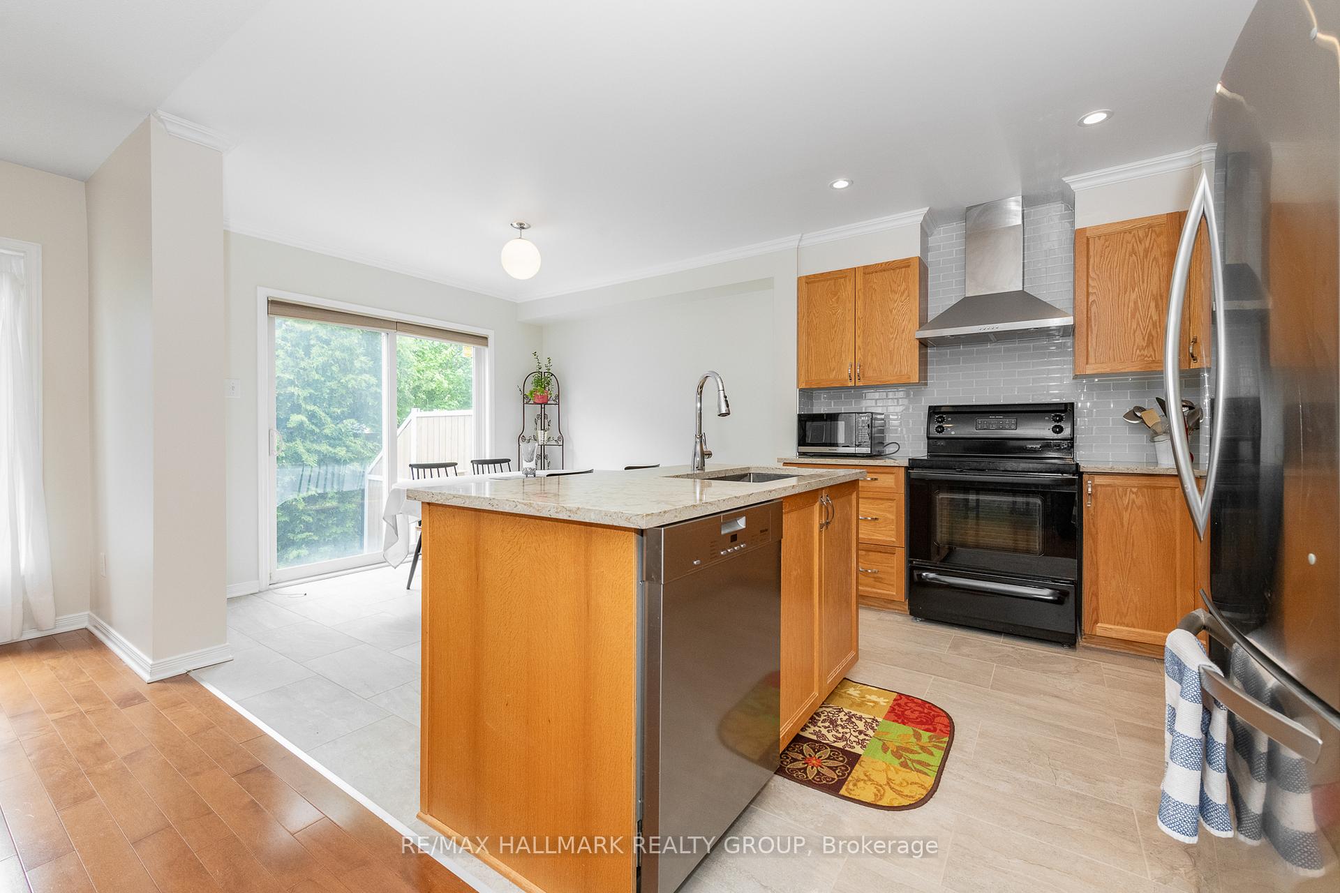 Photo 16 of 356 Breckenridge Crescent, Ottawa, Kanata - Morgan's Grant/South March — HOMEH