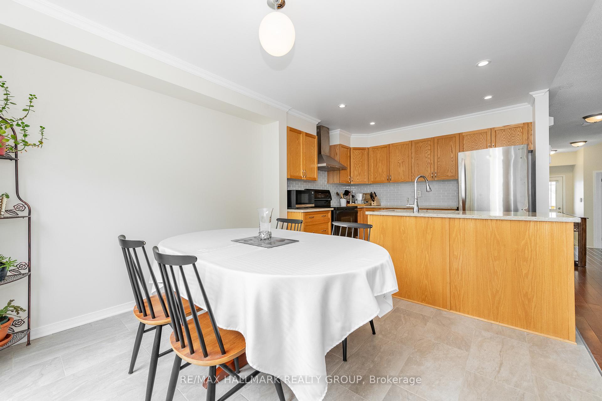 Photo 22 of 356 Breckenridge Crescent, Ottawa, Kanata - Morgan's Grant/South March — HOMEH