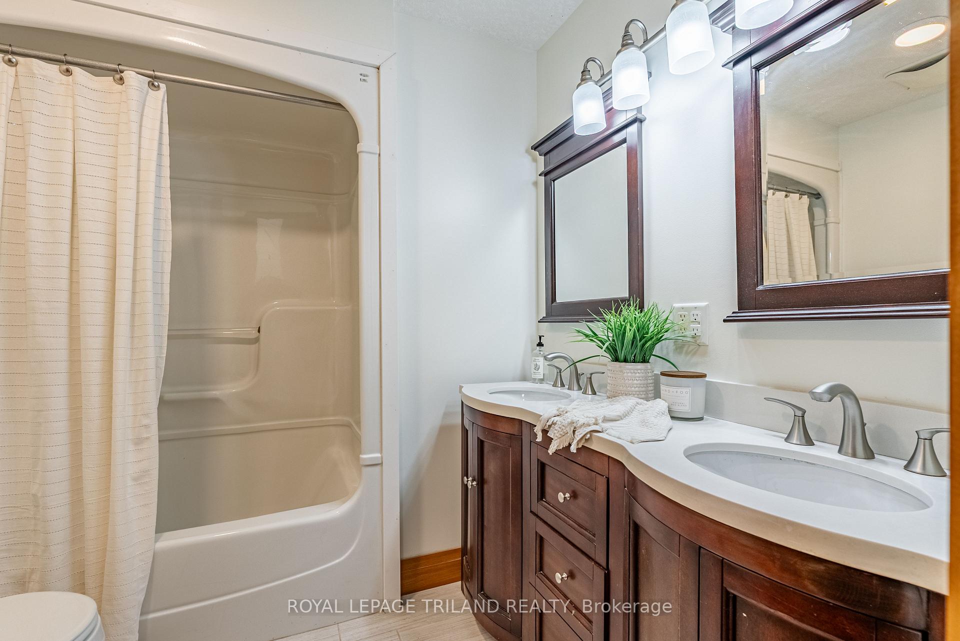 Photo 21 of 3 Wellington Street, Middlesex Centre, Delaware Town — HOMEH
