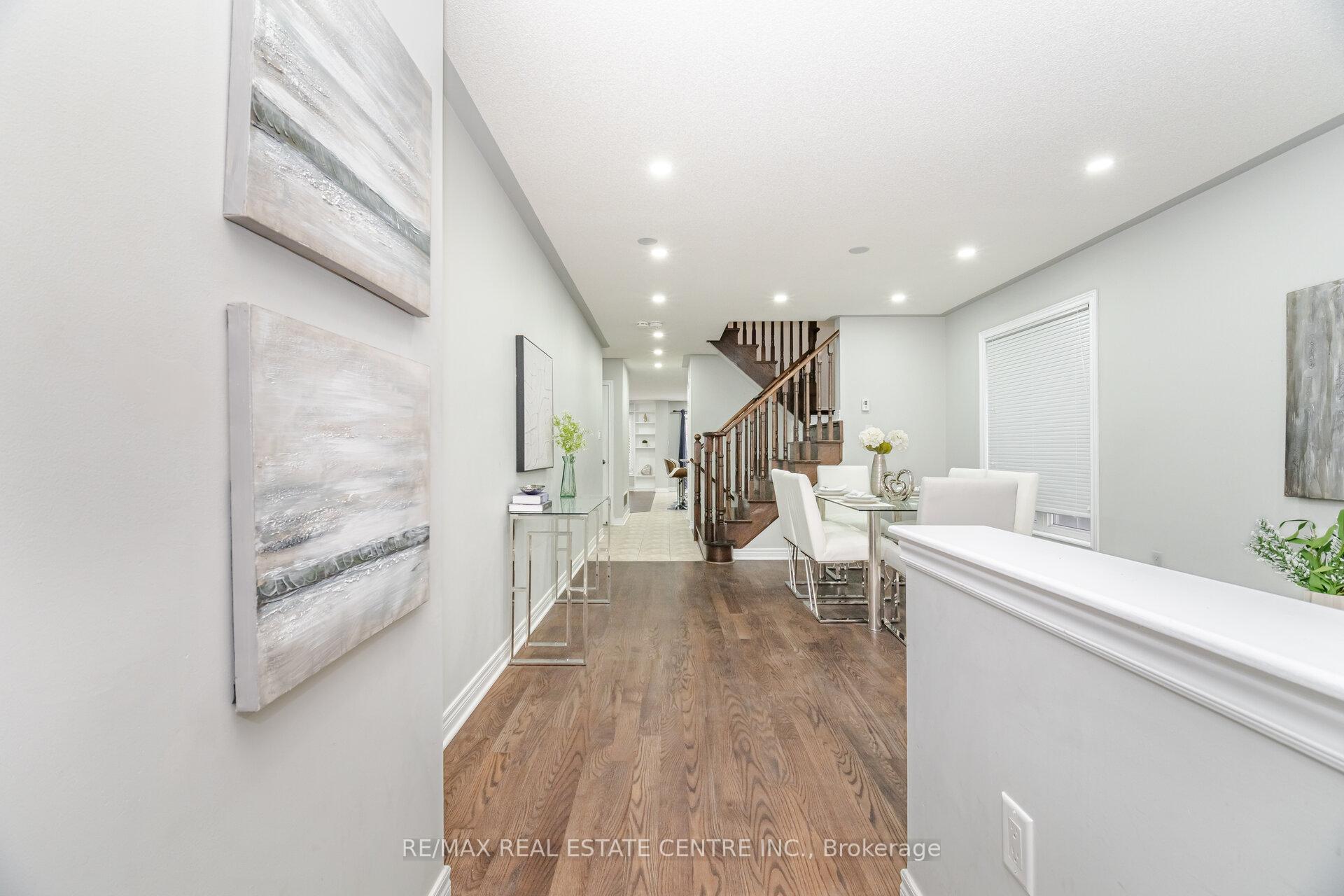 Photo 3 of Unit Upper, 236 giddings Crescent, Milton, Scott — HOMEH