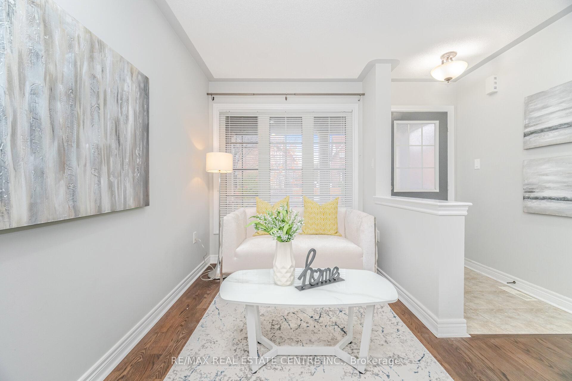 Photo 5 of Unit Upper, 236 giddings Crescent, Milton, Scott — HOMEH