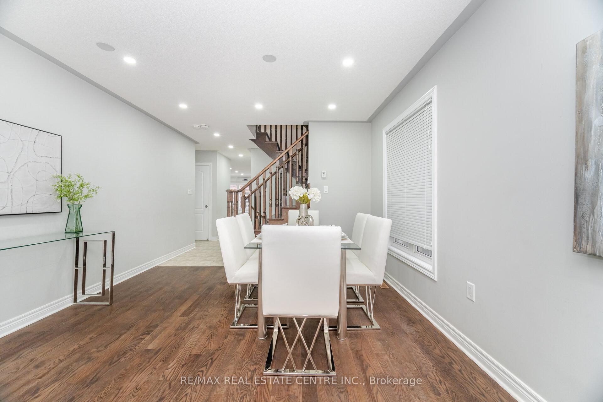 Photo 6 of Unit Upper, 236 giddings Crescent, Milton, Scott — HOMEH