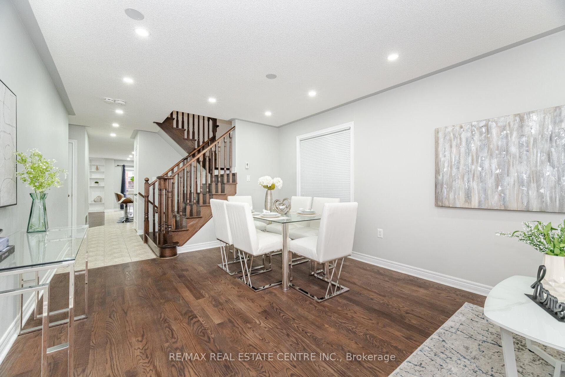 Photo 7 of Unit Upper, 236 giddings Crescent, Milton, Scott — HOMEH