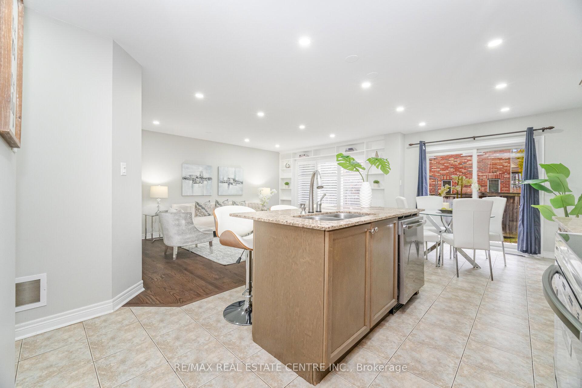 Photo 9 of Unit Upper, 236 giddings Crescent, Milton, Scott — HOMEH