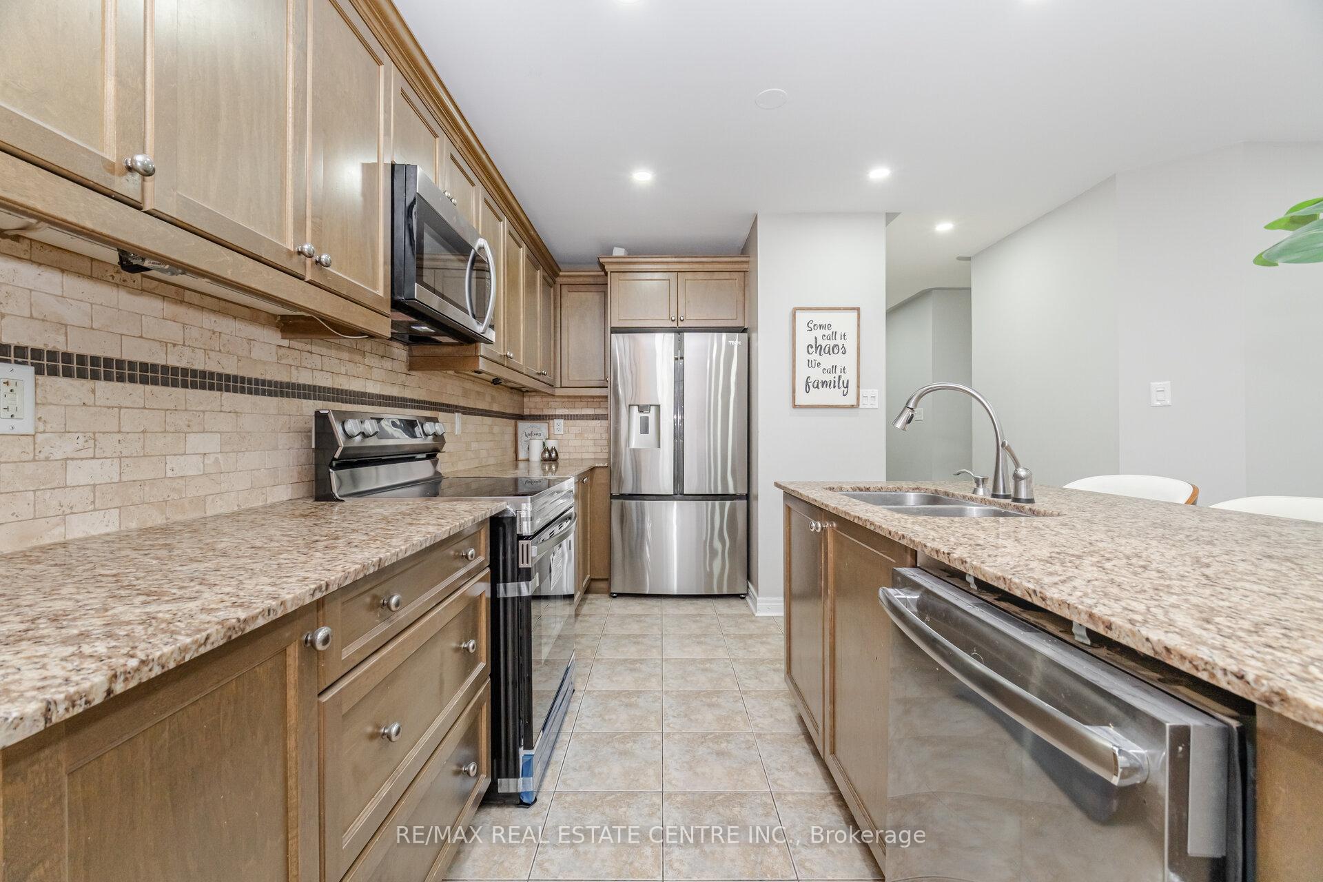 Photo 11 of Unit Upper, 236 giddings Crescent, Milton, Scott — HOMEH