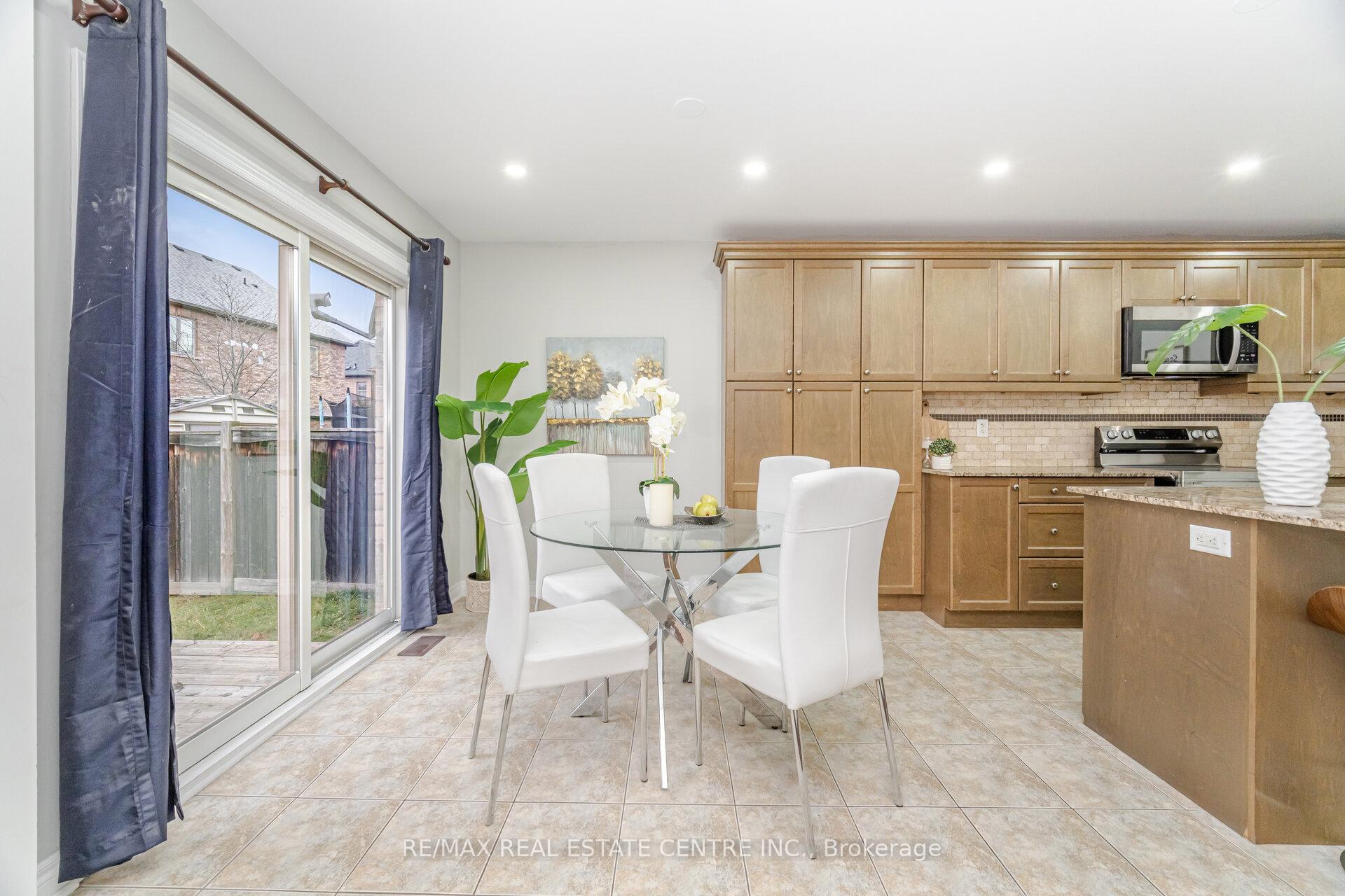 Photo 14 of Unit Upper, 236 giddings Crescent, Milton, Scott — HOMEH