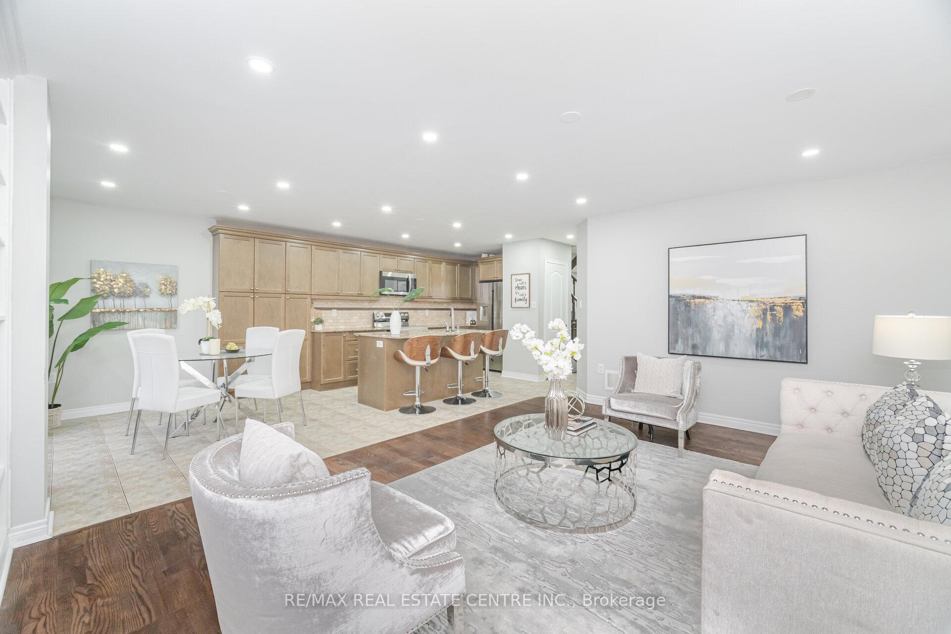 Photo 17 of Unit Upper, 236 giddings Crescent, Milton, Scott — HOMEH
