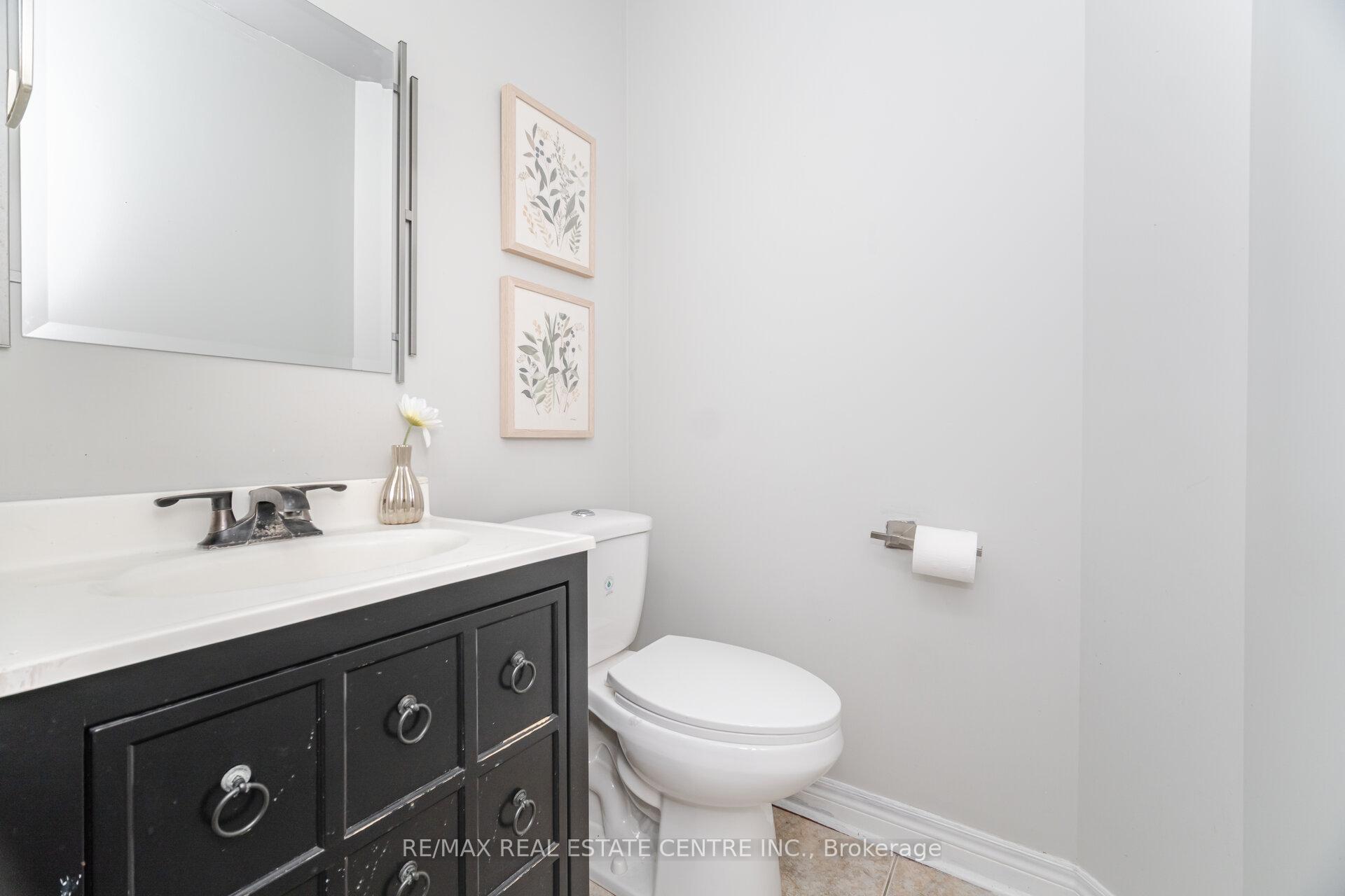 Photo 21 of Unit Upper, 236 giddings Crescent, Milton, Scott — HOMEH