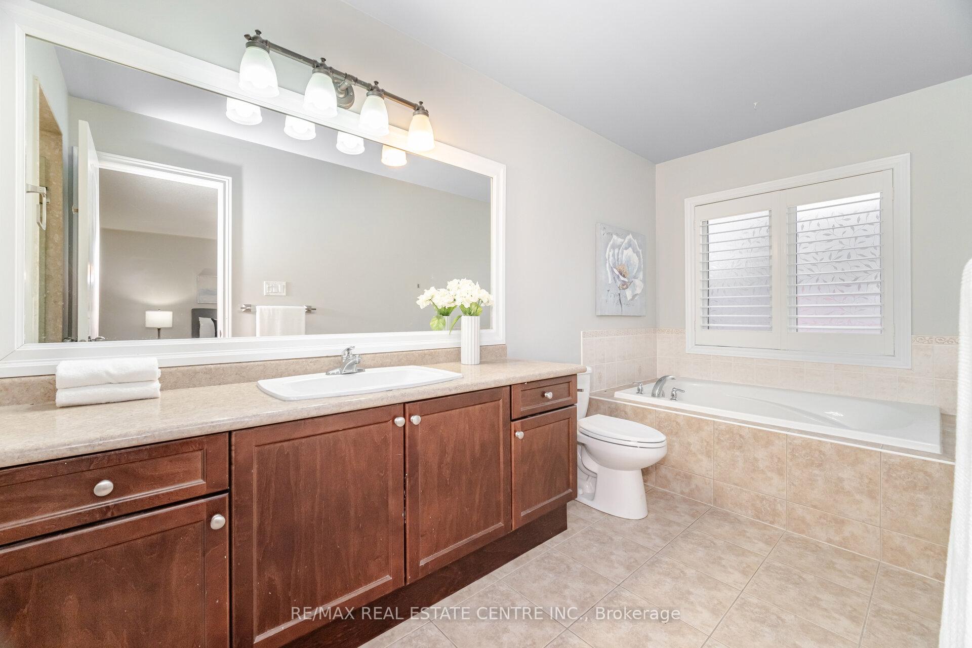 Photo 30 of Unit Upper, 236 giddings Crescent, Milton, Scott — HOMEH
