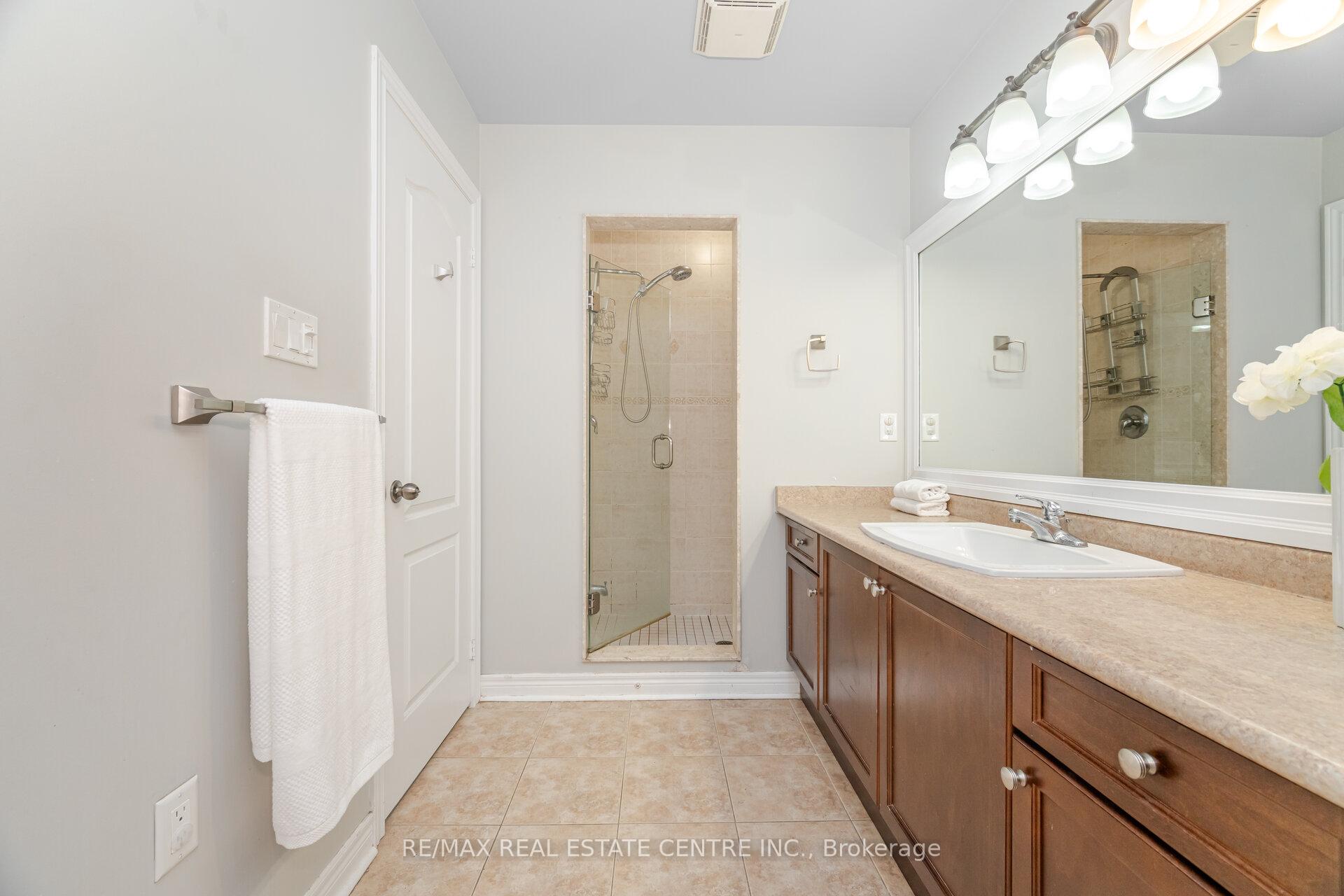 Photo 31 of Unit Upper, 236 giddings Crescent, Milton, Scott — HOMEH