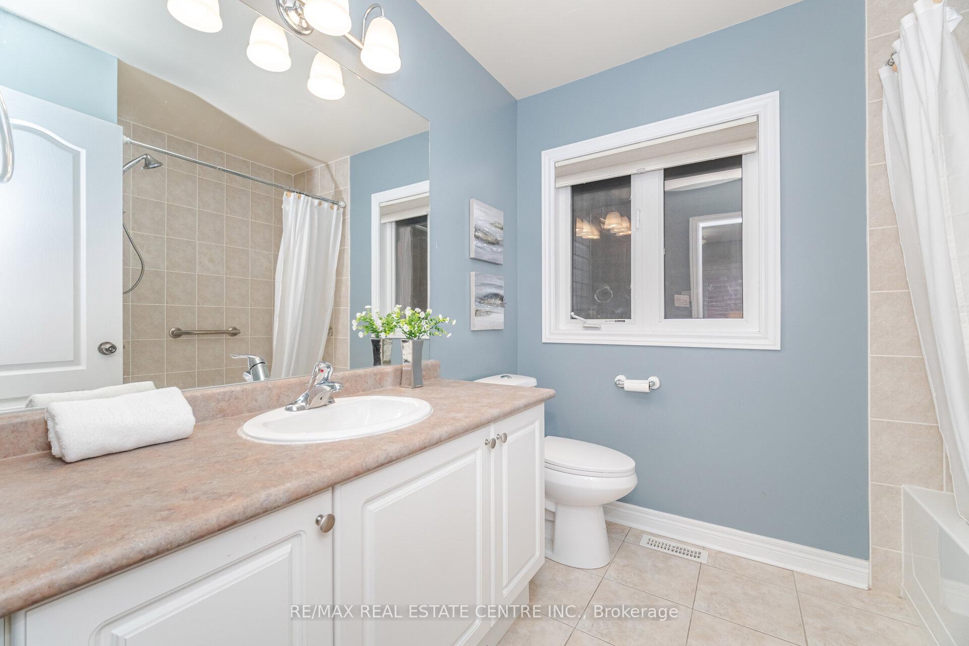 Photo 41 of Unit Upper, 236 giddings Crescent, Milton, Scott — HOMEH