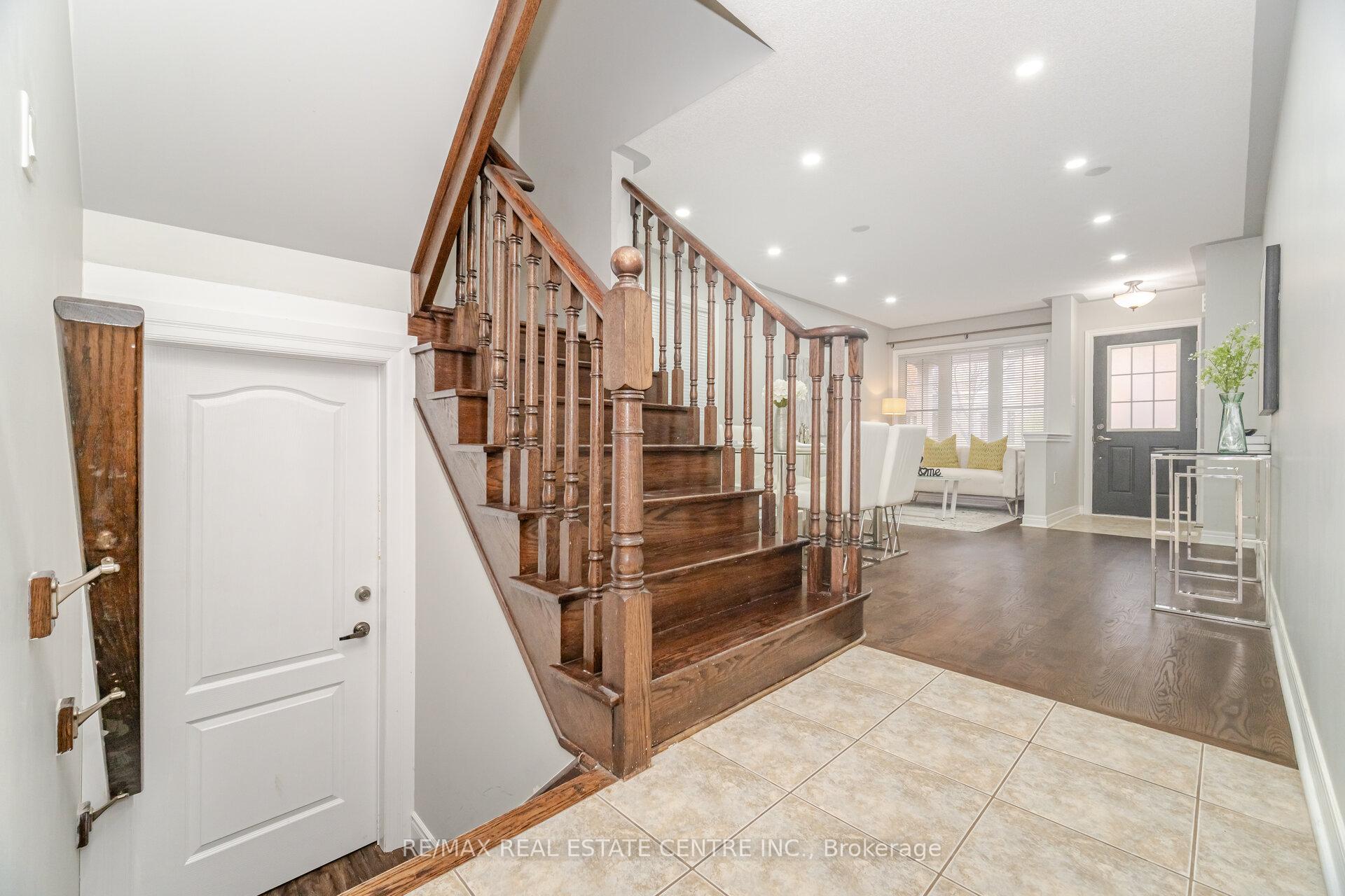 Photo 43 of Unit Upper, 236 giddings Crescent, Milton, Scott — HOMEH
