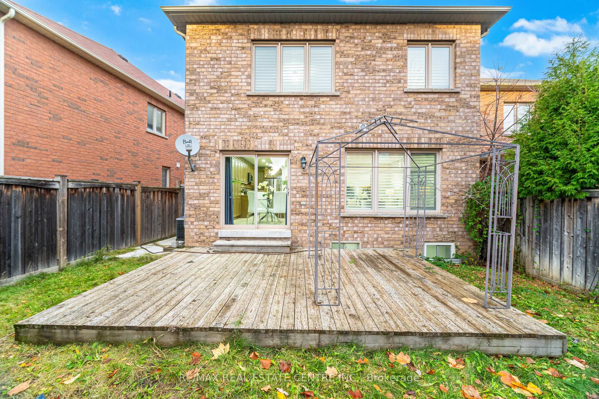 Photo 45 of Unit Upper, 236 giddings Crescent, Milton, Scott — HOMEH