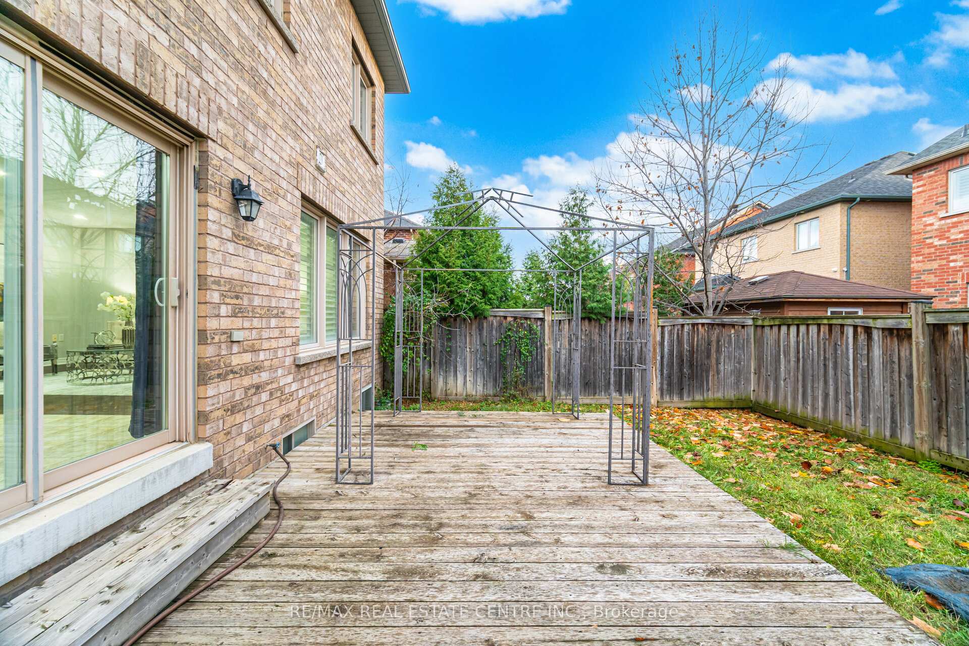 Photo 46 of Unit Upper, 236 giddings Crescent, Milton, Scott — HOMEH