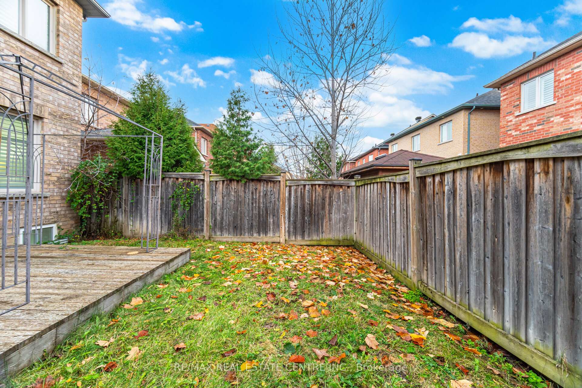 Photo 48 of Unit Upper, 236 giddings Crescent, Milton, Scott — HOMEH