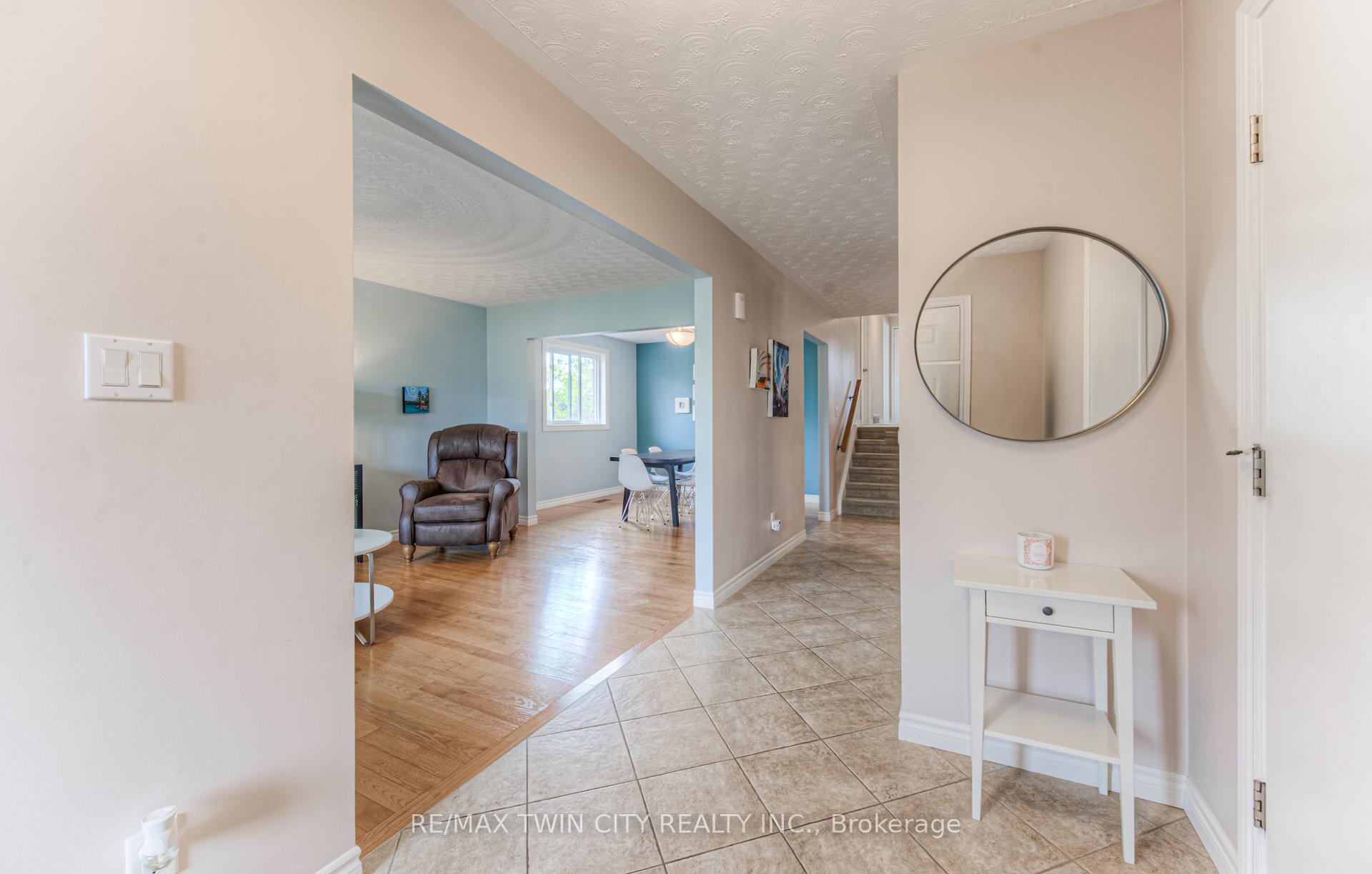 Photo 4 of 139 Brierdale Drive, Kitchener — HOMEH