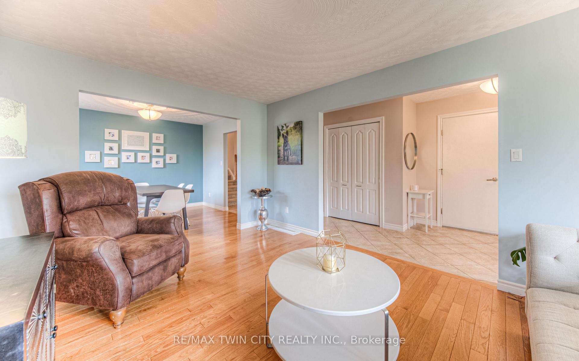 Photo 6 of 139 Brierdale Drive, Kitchener — HOMEH