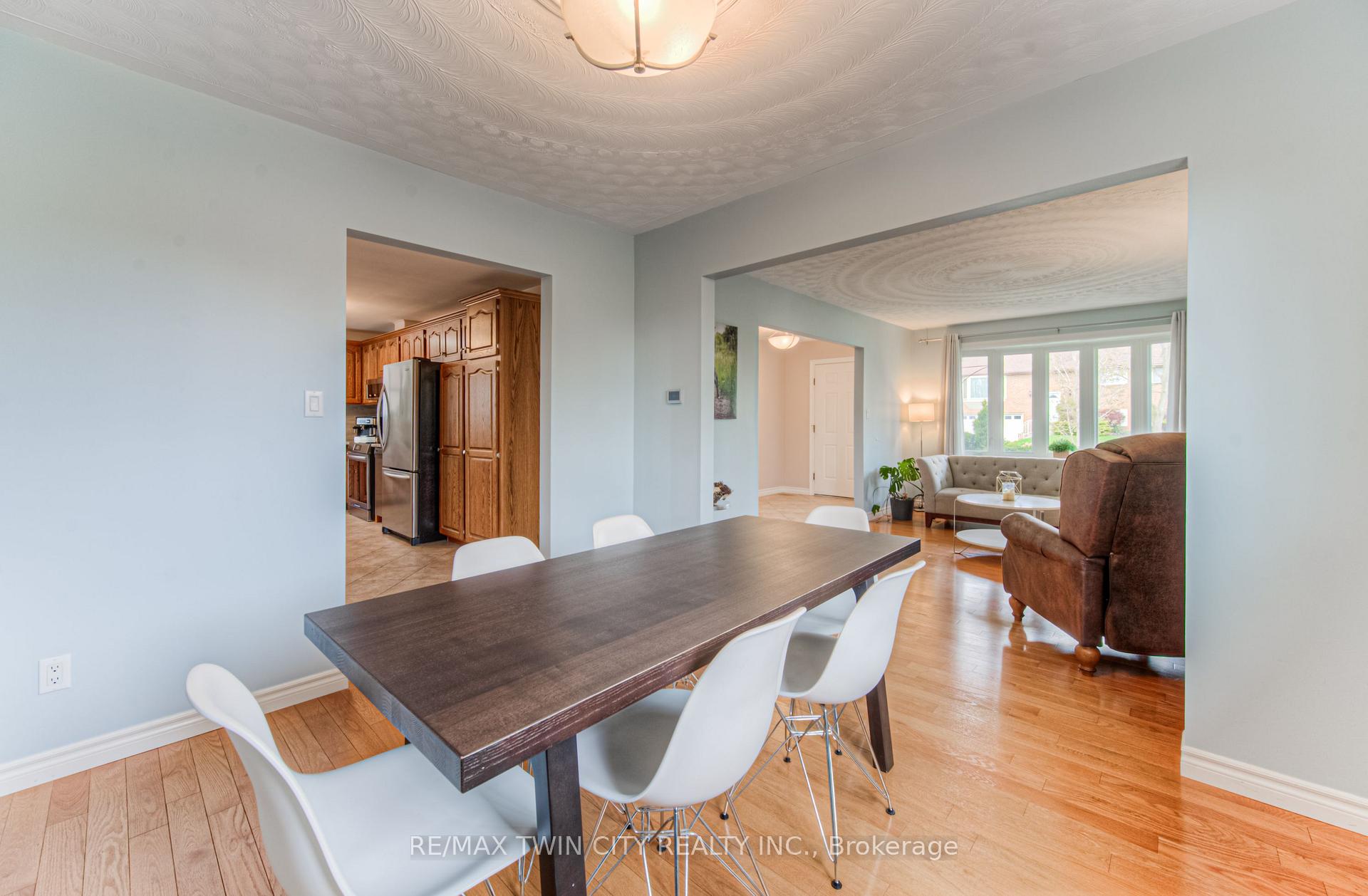 Photo 8 of 139 Brierdale Drive, Kitchener — HOMEH