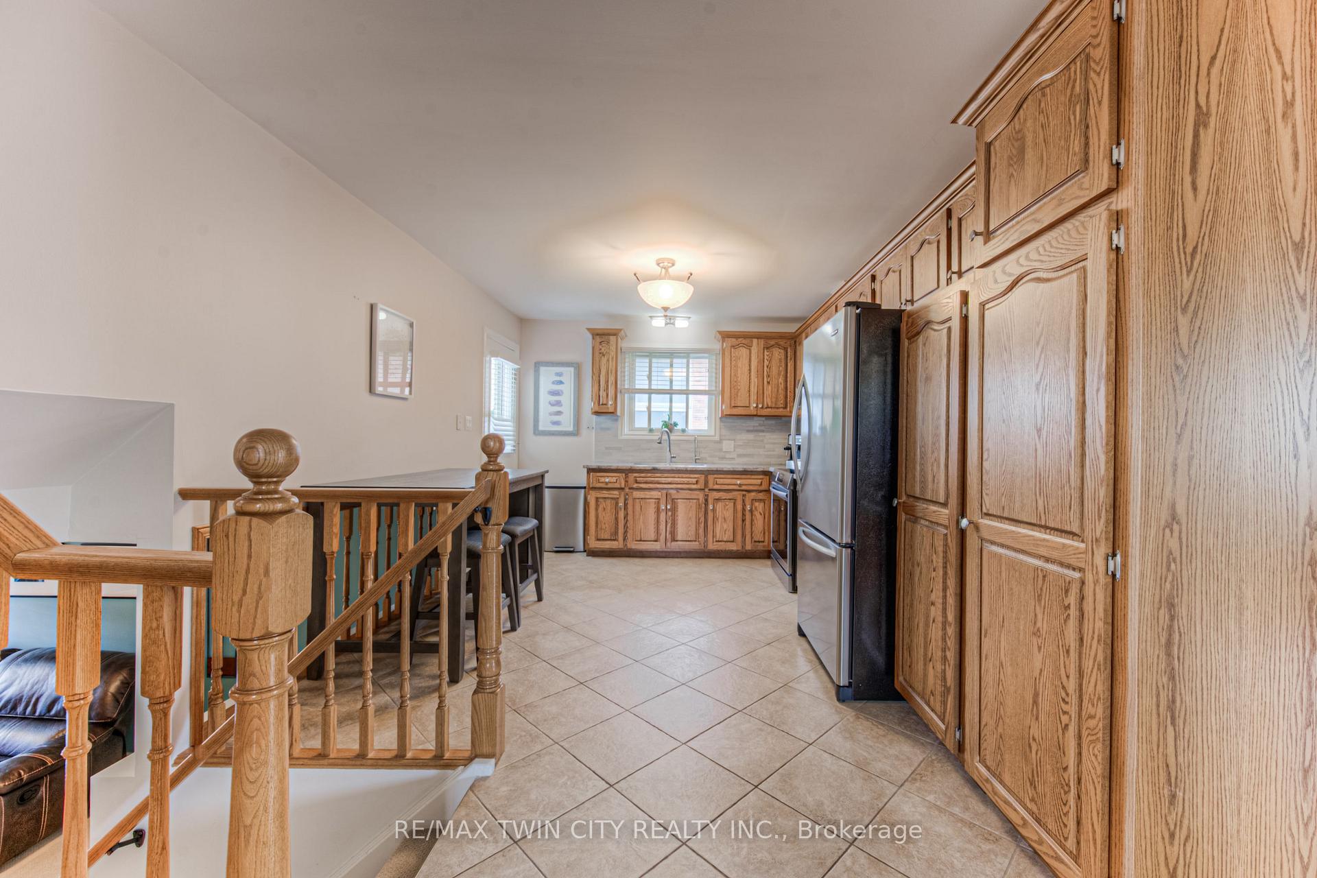 Photo 12 of 139 Brierdale Drive, Kitchener — HOMEH