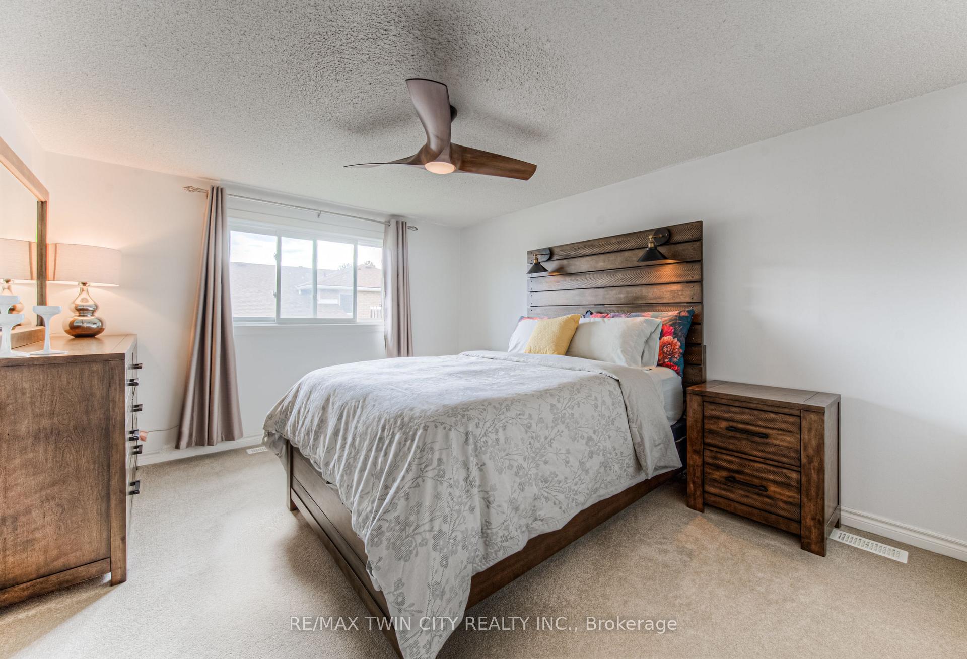Photo 13 of 139 Brierdale Drive, Kitchener — HOMEH