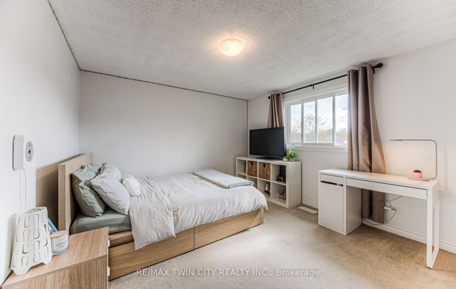 Photo 14 of 139 Brierdale Drive, Kitchener — HOMEH