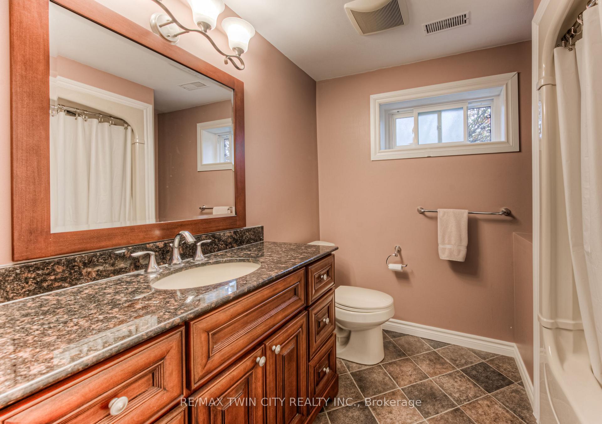 Photo 18 of 139 Brierdale Drive, Kitchener — HOMEH