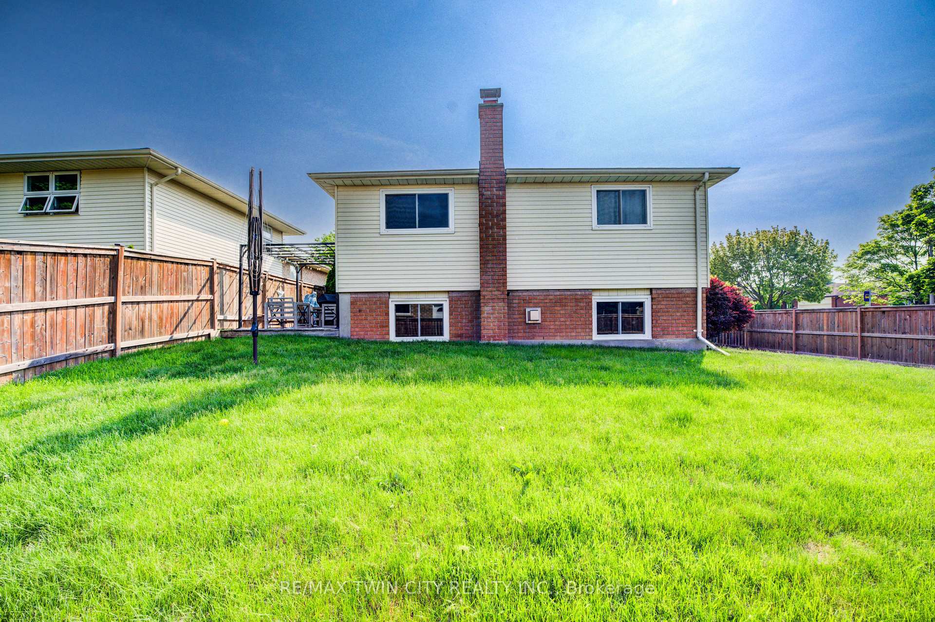 Photo 21 of 139 Brierdale Drive, Kitchener — HOMEH