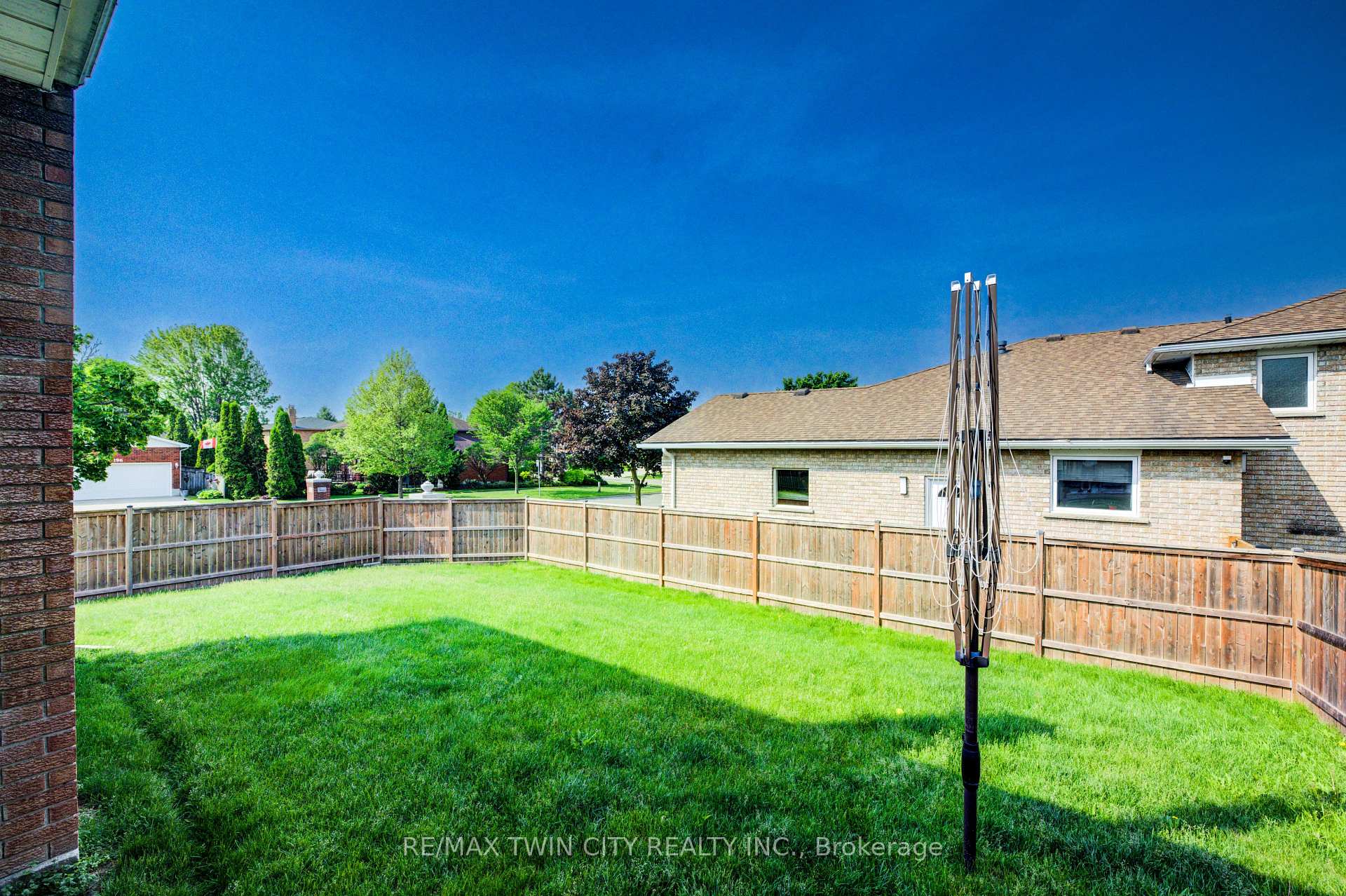 Photo 23 of 139 Brierdale Drive, Kitchener — HOMEH