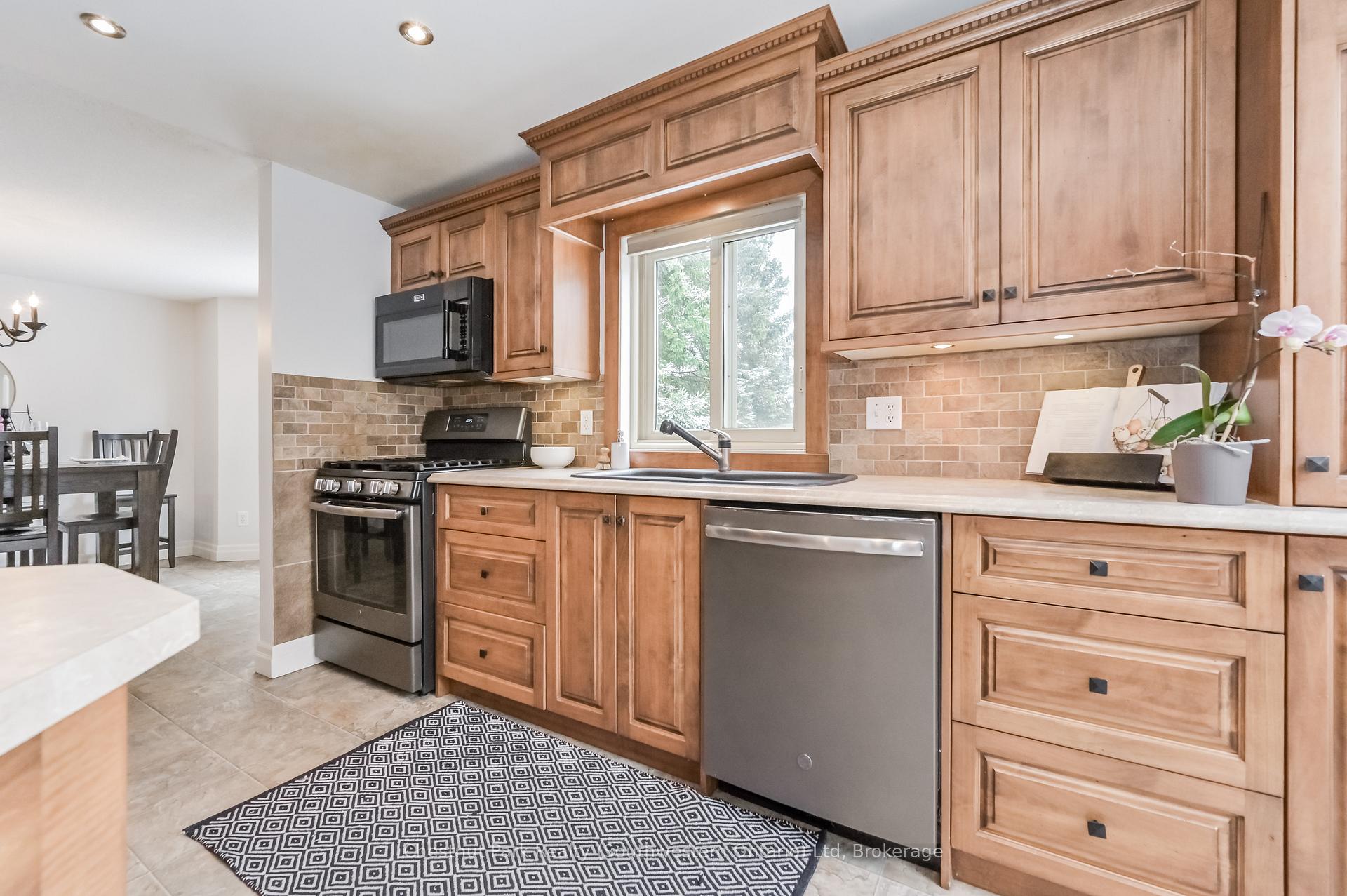 Photo 13 of 139 Miller Crescent, Minto — HOMEH