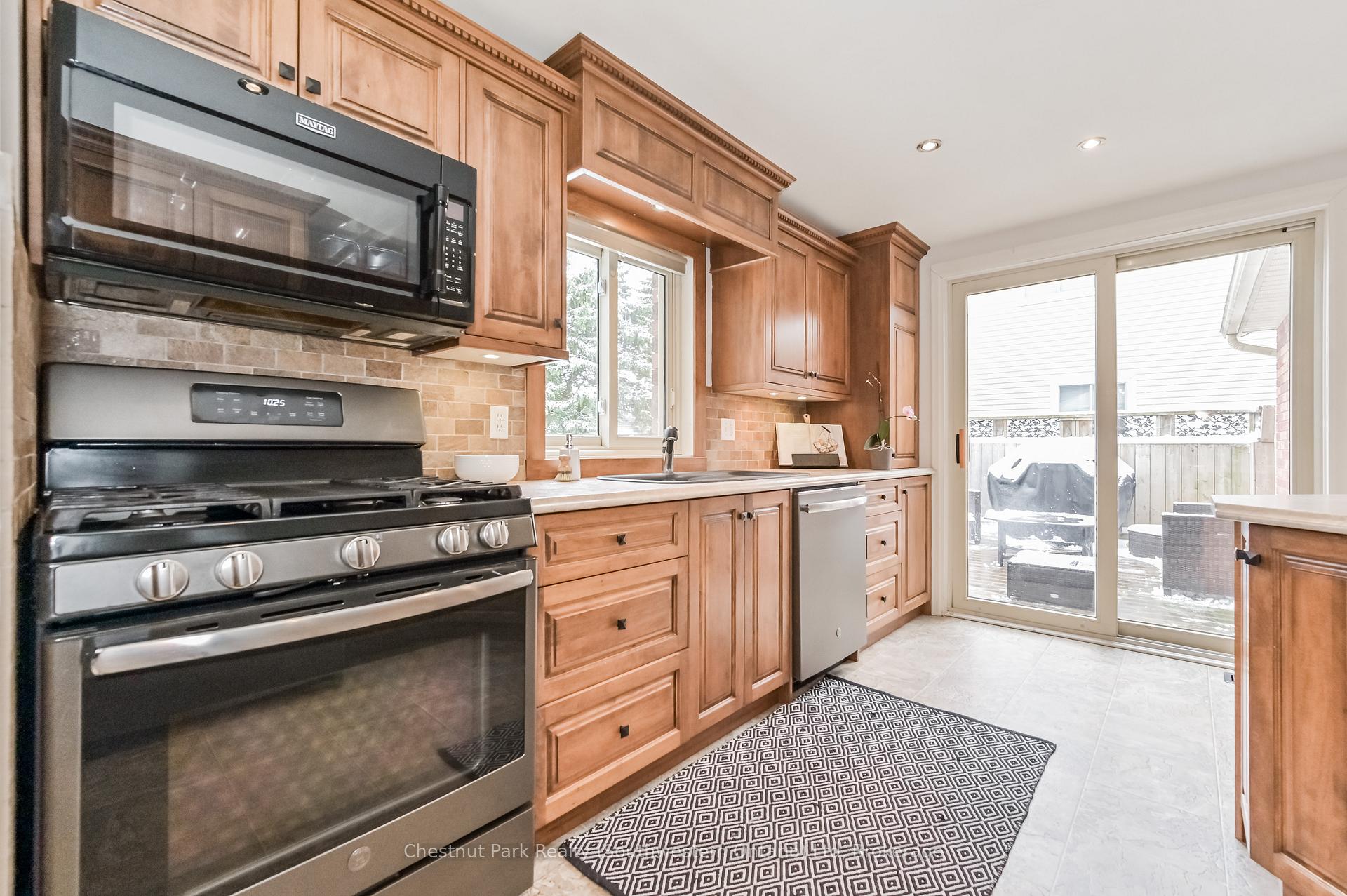Photo 14 of 139 Miller Crescent, Minto — HOMEH
