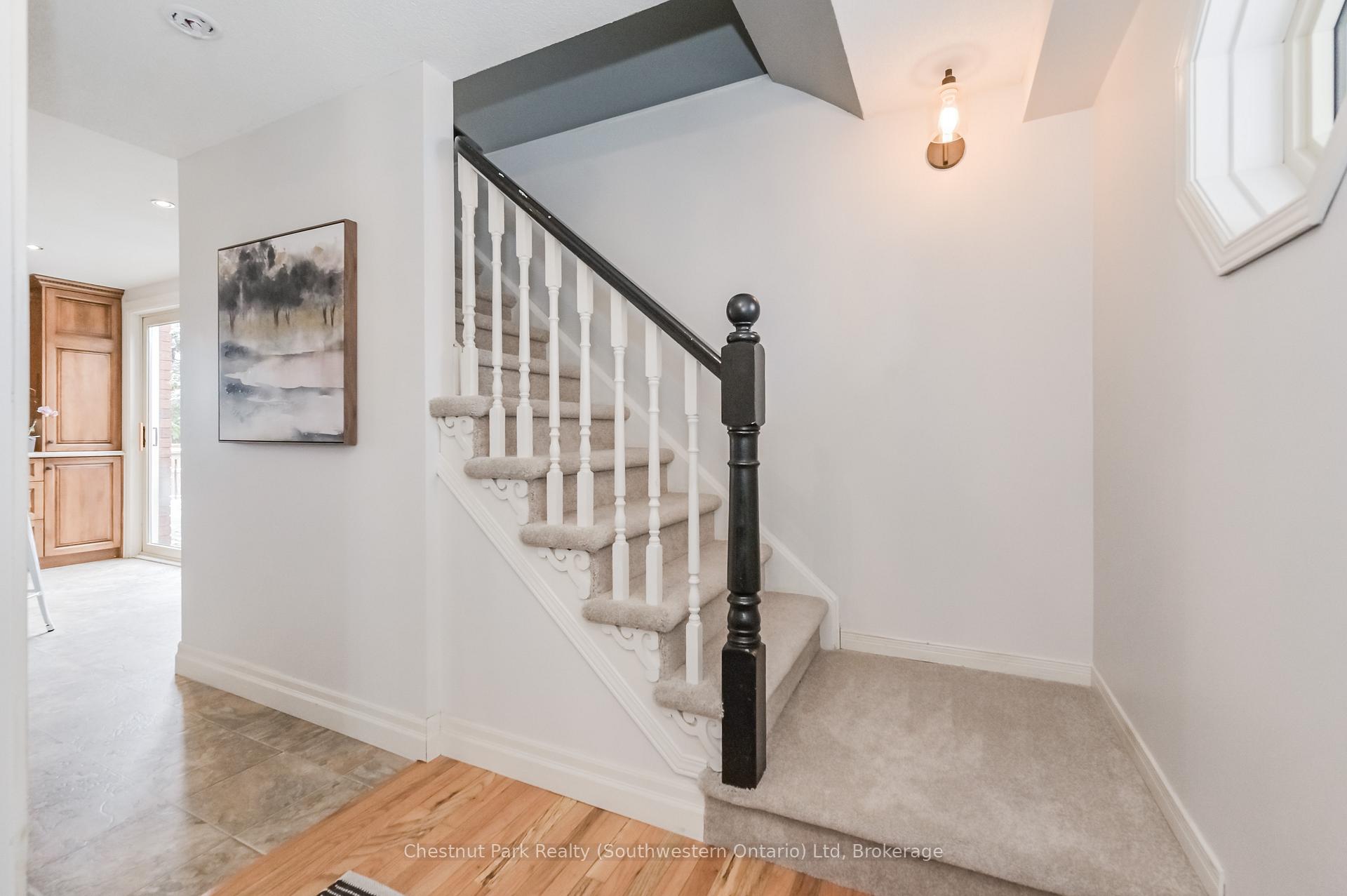 Photo 20 of 139 Miller Crescent, Minto — HOMEH