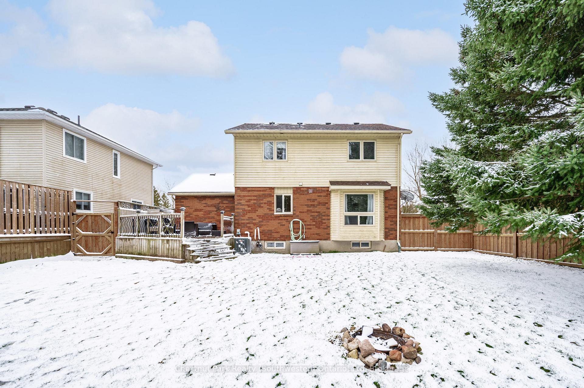 Photo 32 of 139 Miller Crescent, Minto — HOMEH