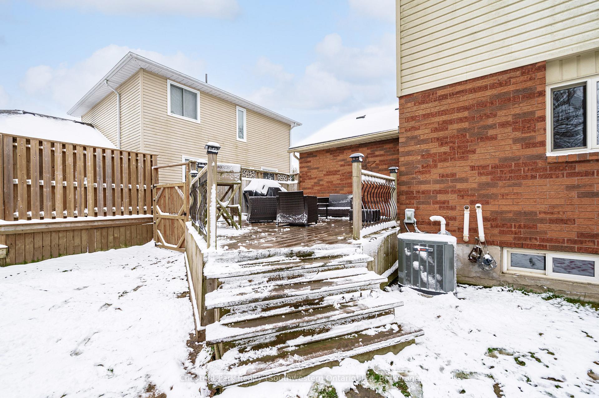 Photo 34 of 139 Miller Crescent, Minto — HOMEH