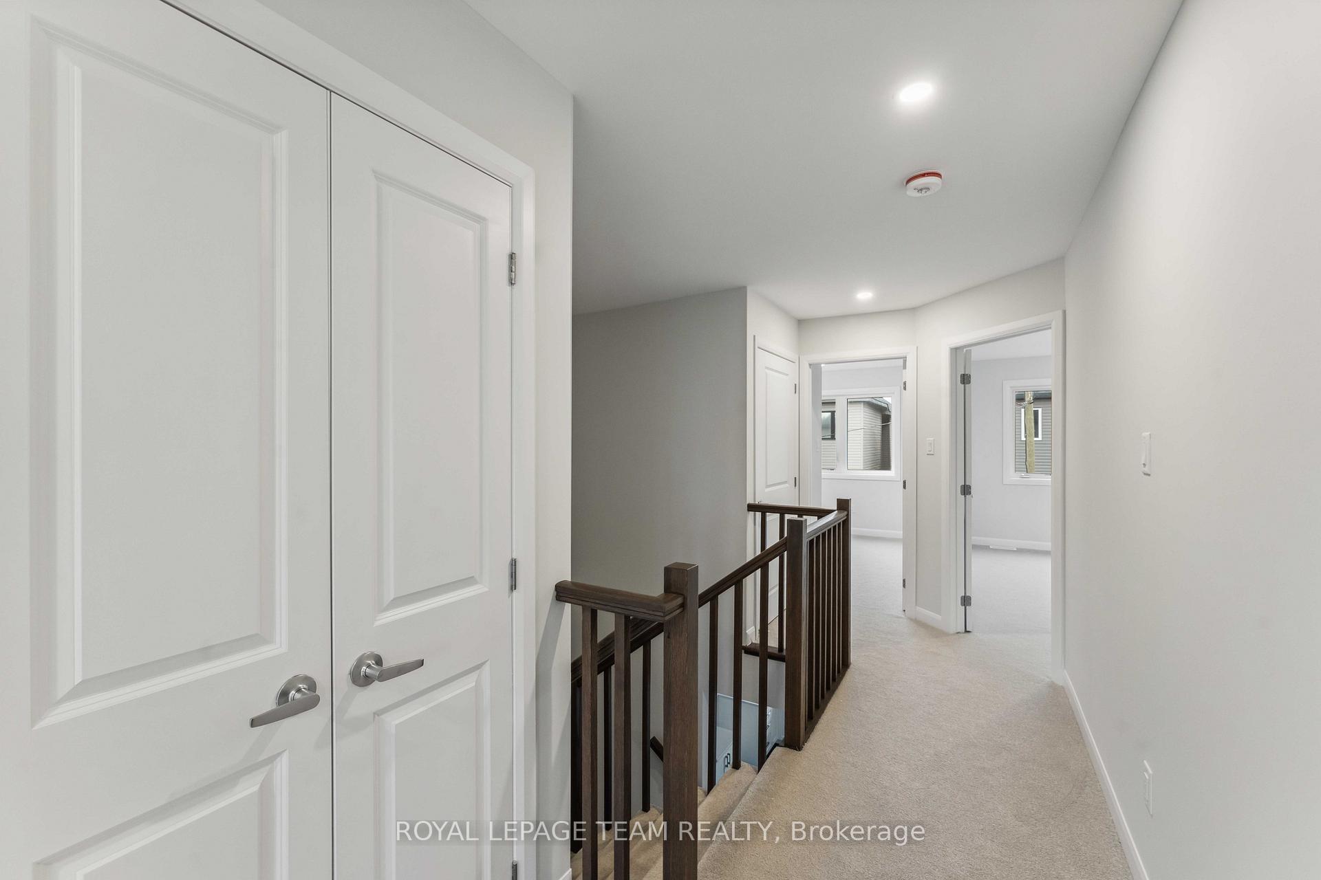 Photo 10 of 733 Fairline Row, Ottawa, Kanata - Emerald Meadows/Trailwest — HOMEH