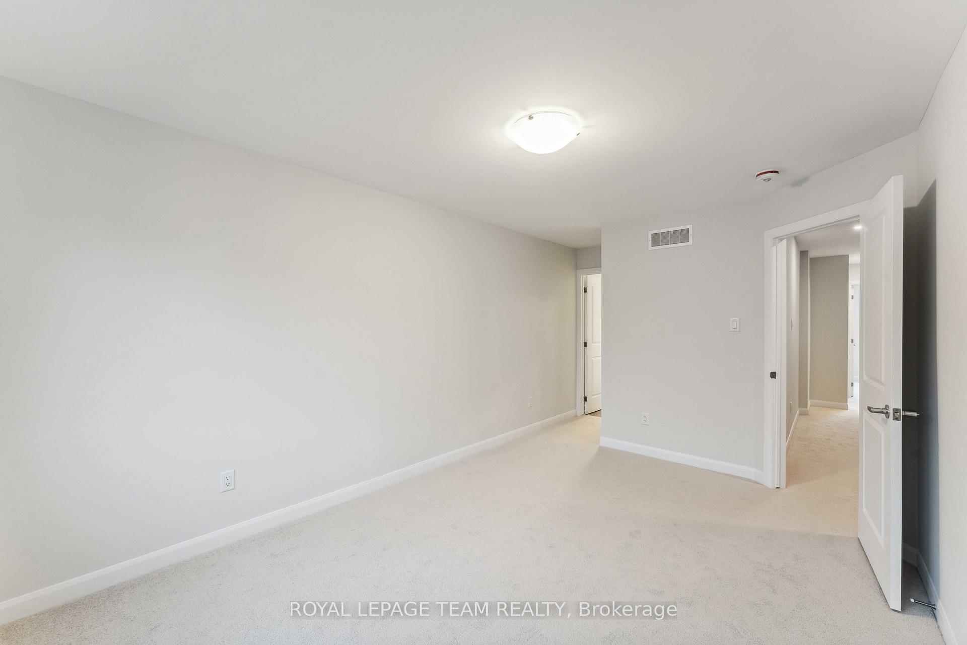 Photo 11 of 733 Fairline Row, Ottawa, Kanata - Emerald Meadows/Trailwest — HOMEH