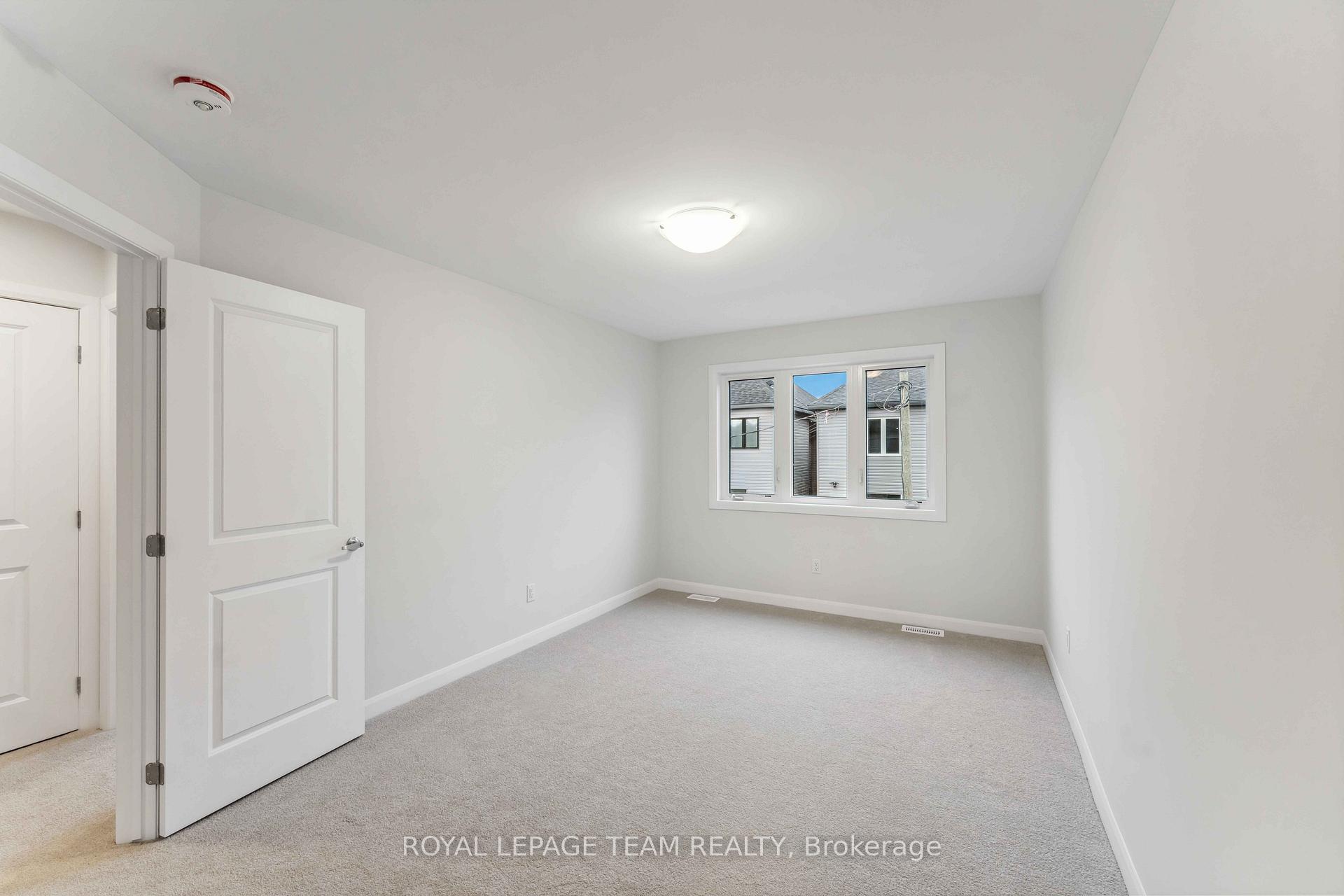 Photo 12 of 733 Fairline Row, Ottawa, Kanata - Emerald Meadows/Trailwest — HOMEH