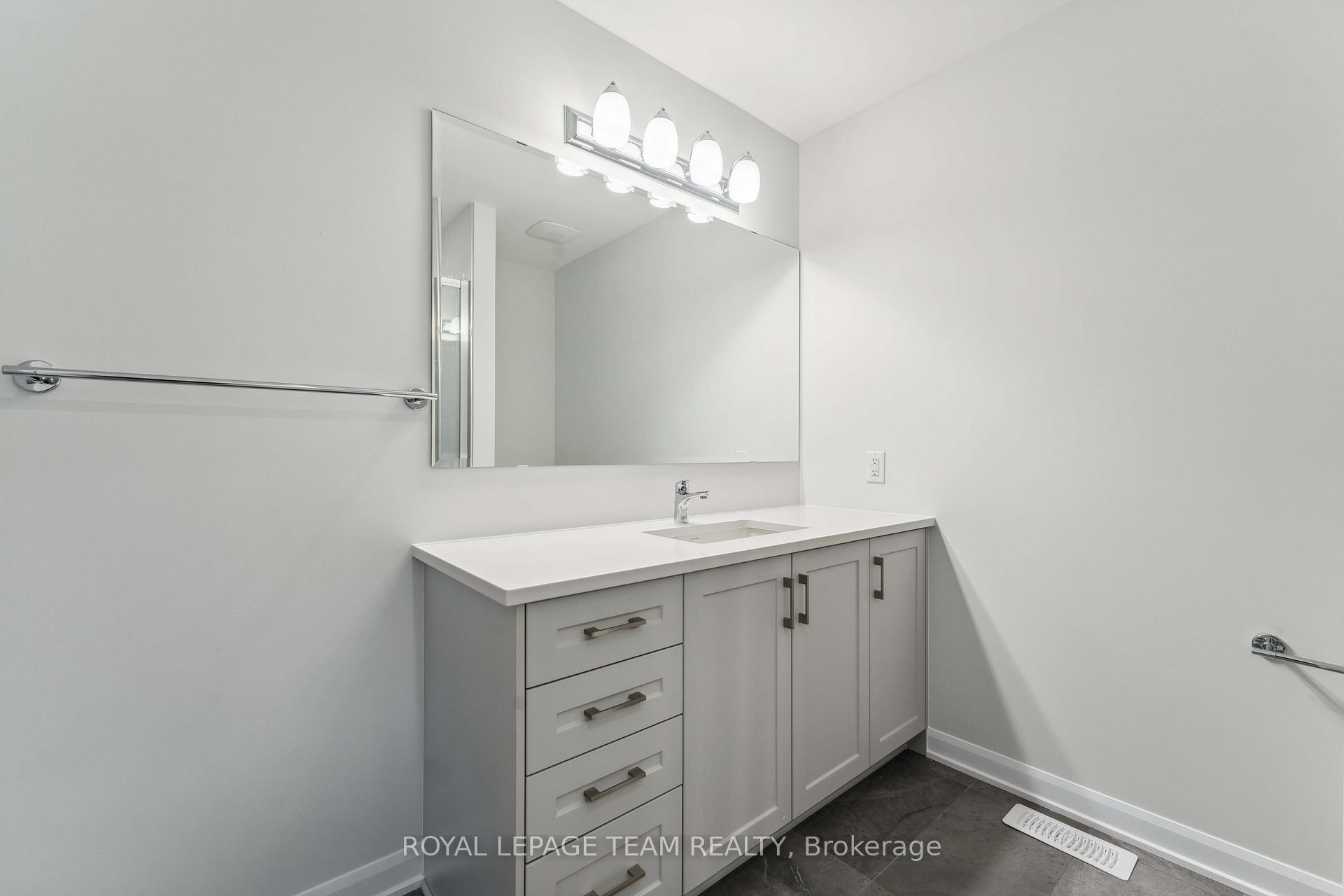 Photo 14 of 733 Fairline Row, Ottawa, Kanata - Emerald Meadows/Trailwest — HOMEH