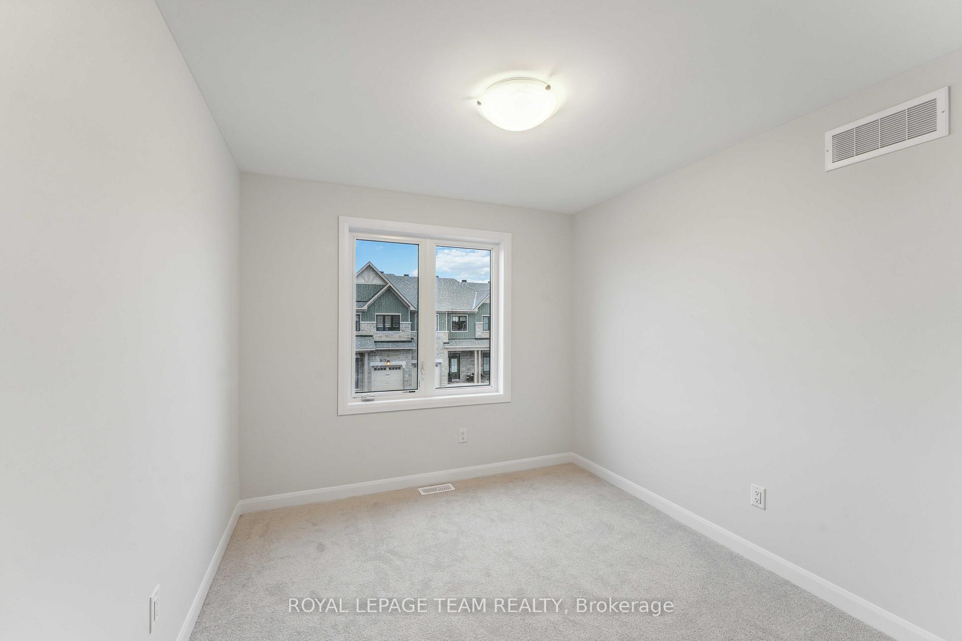Photo 16 of 733 Fairline Row, Ottawa, Kanata - Emerald Meadows/Trailwest — HOMEH
