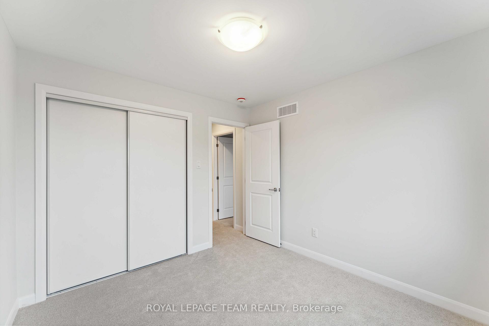 Photo 17 of 733 Fairline Row, Ottawa, Kanata - Emerald Meadows/Trailwest — HOMEH