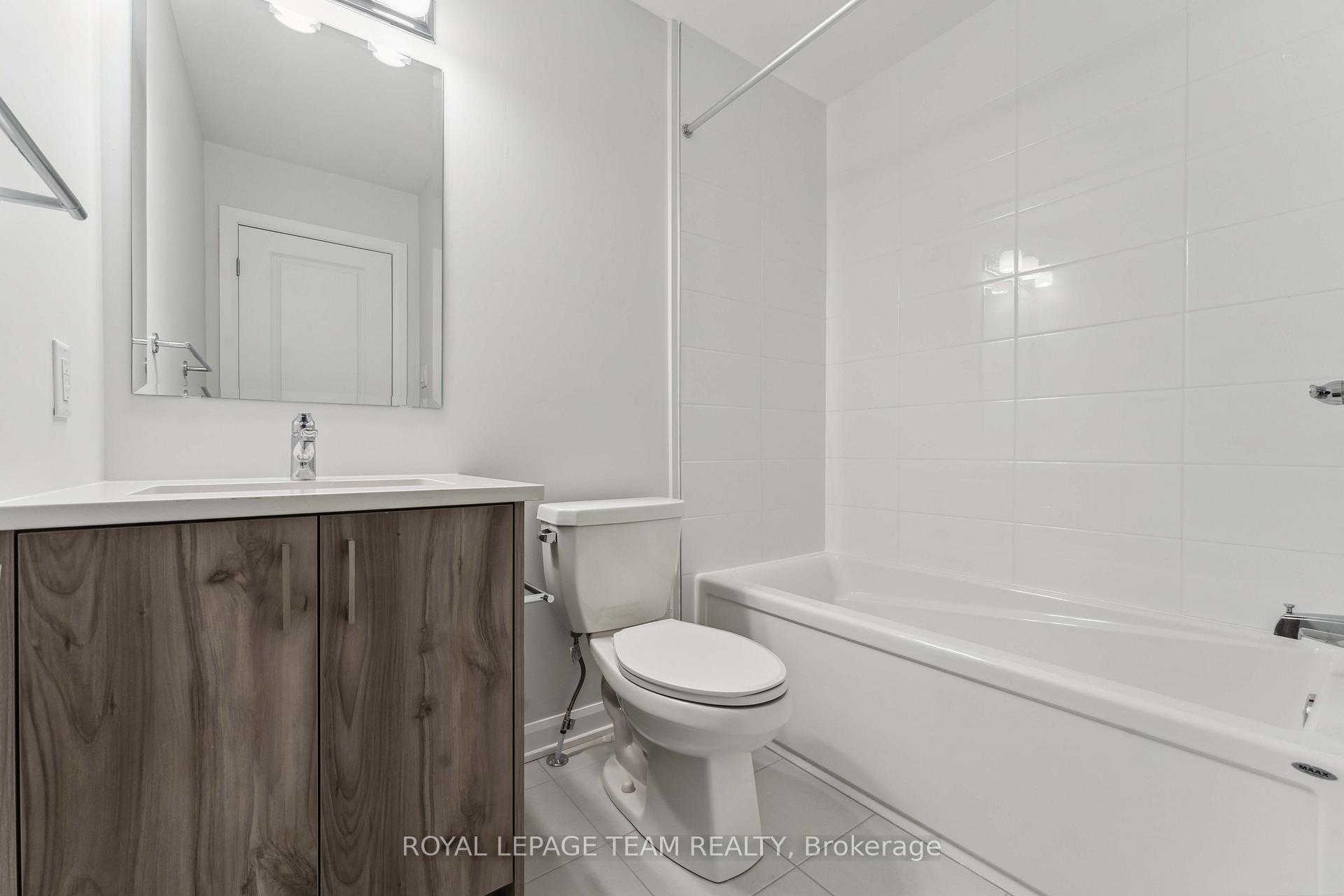 Photo 18 of 733 Fairline Row, Ottawa, Kanata - Emerald Meadows/Trailwest — HOMEH