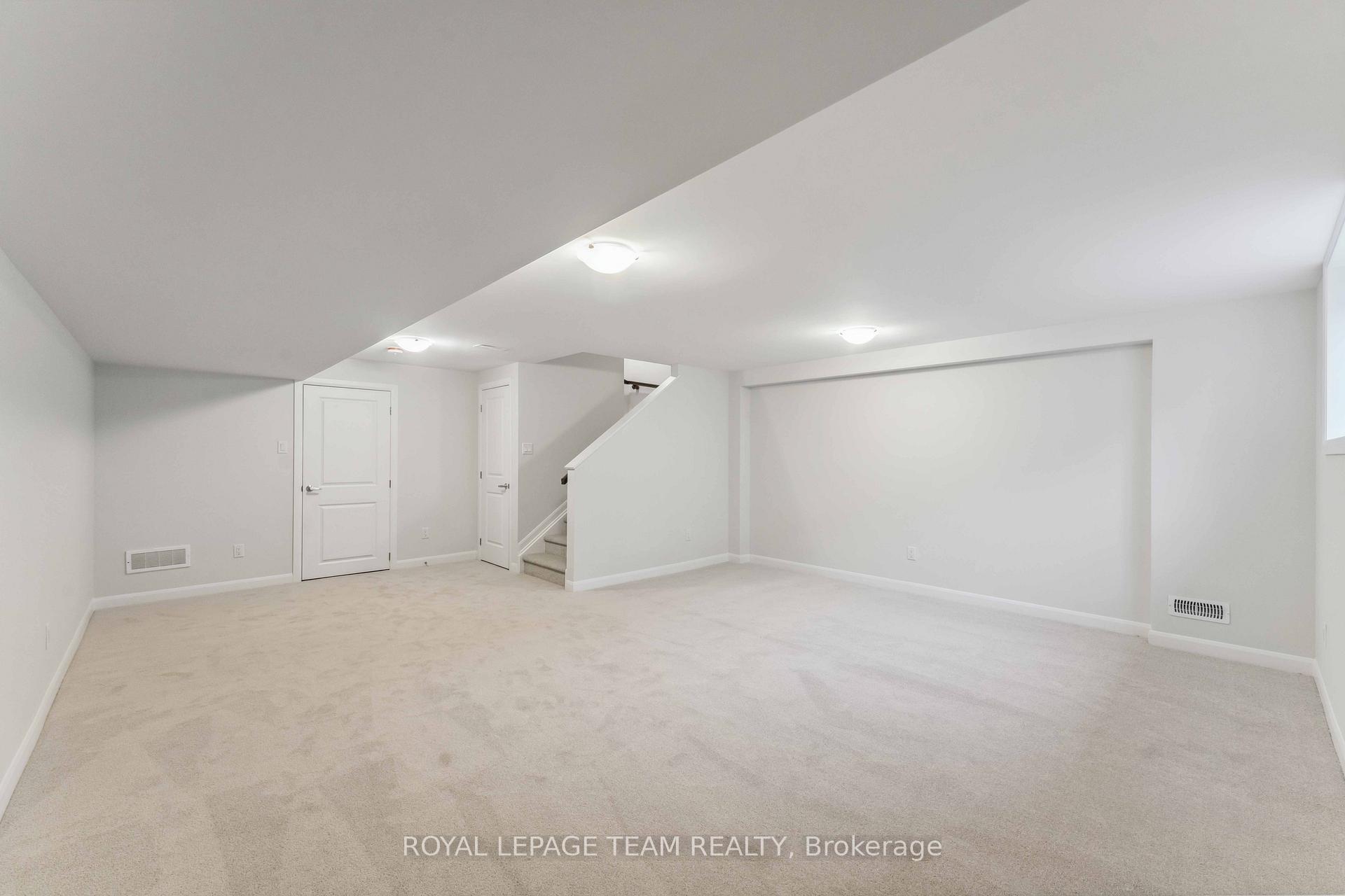 Photo 20 of 733 Fairline Row, Ottawa, Kanata - Emerald Meadows/Trailwest — HOMEH