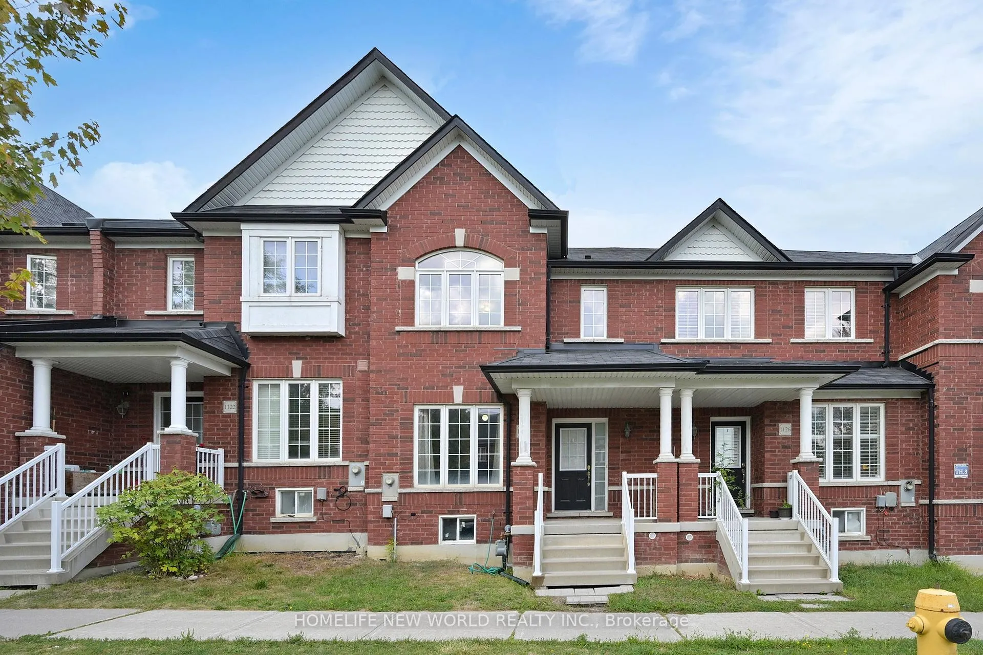 Front of 1124 Bur Oak Avenue