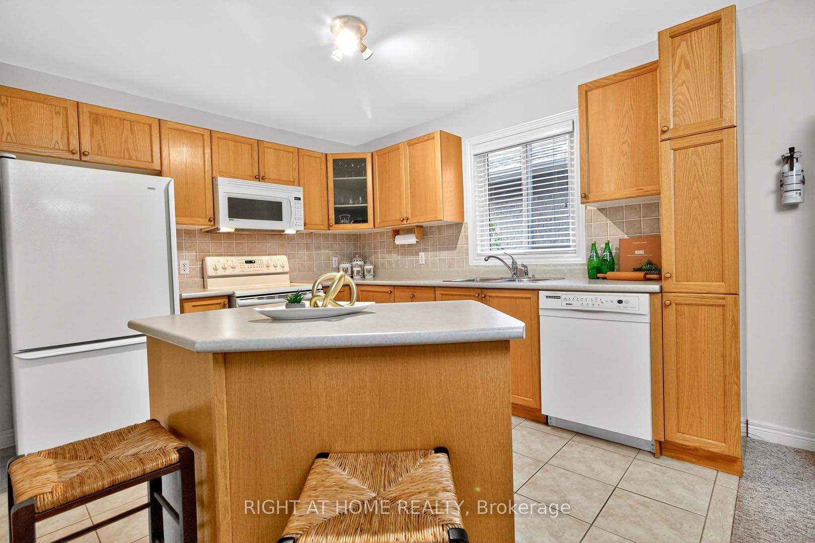 Photo 6 of 282 Centennial Forest Drive, Milton, Timberlea — HOMEH