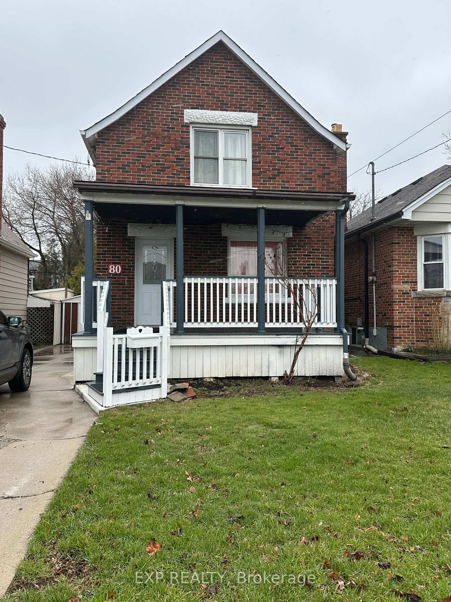 Front of 80 Delena Avenue S