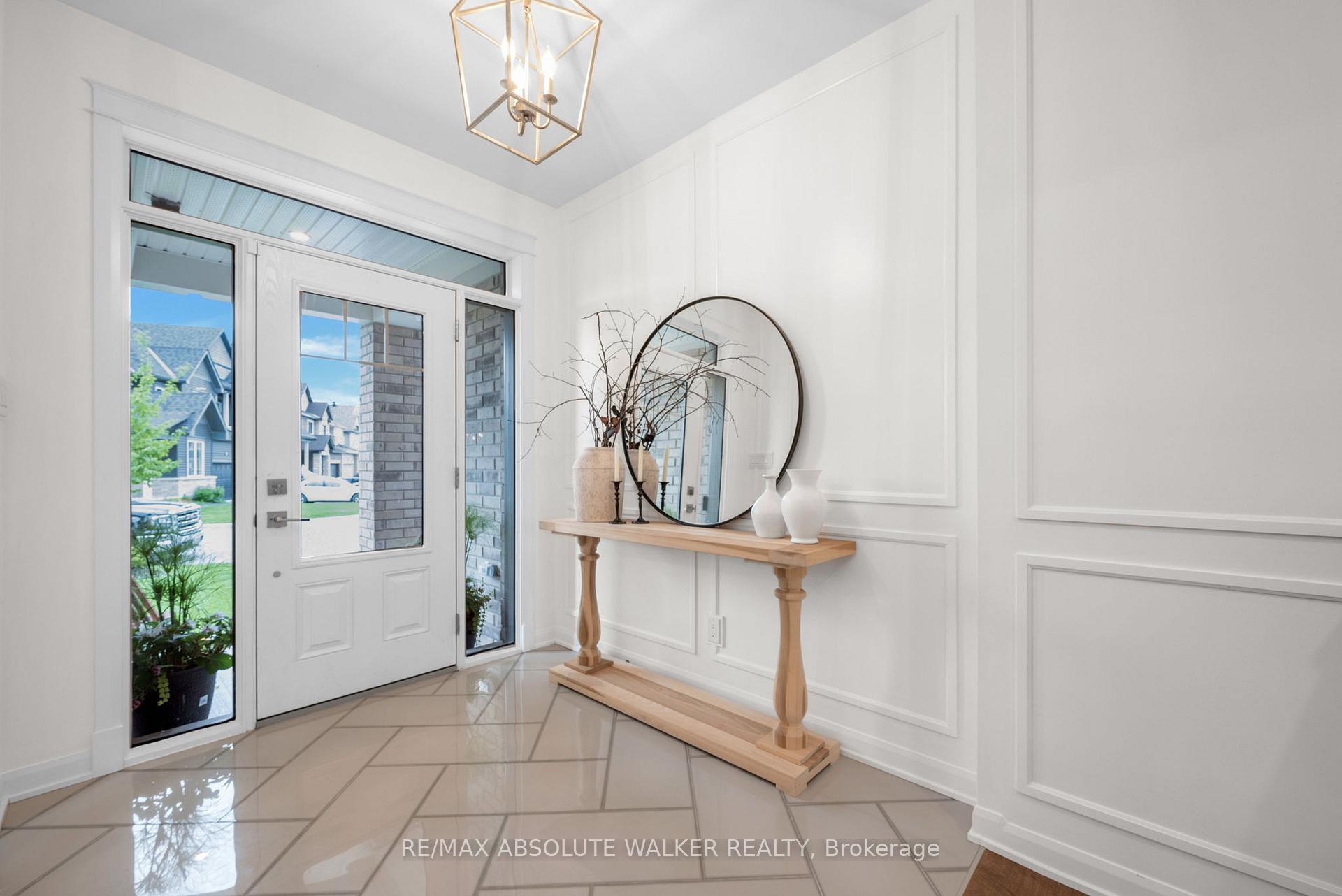Photo 2 of 27 Eramosa Crescent, Ottawa, Kanata - Kanata Lakes/Heritage Hills — HOMEH